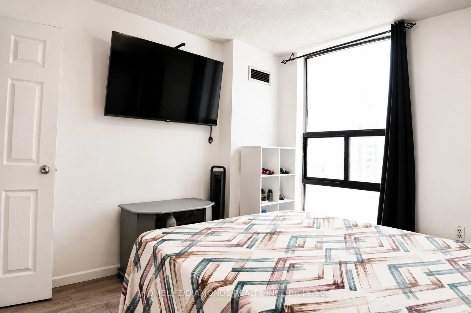 18 Knightsbridge Road #1411