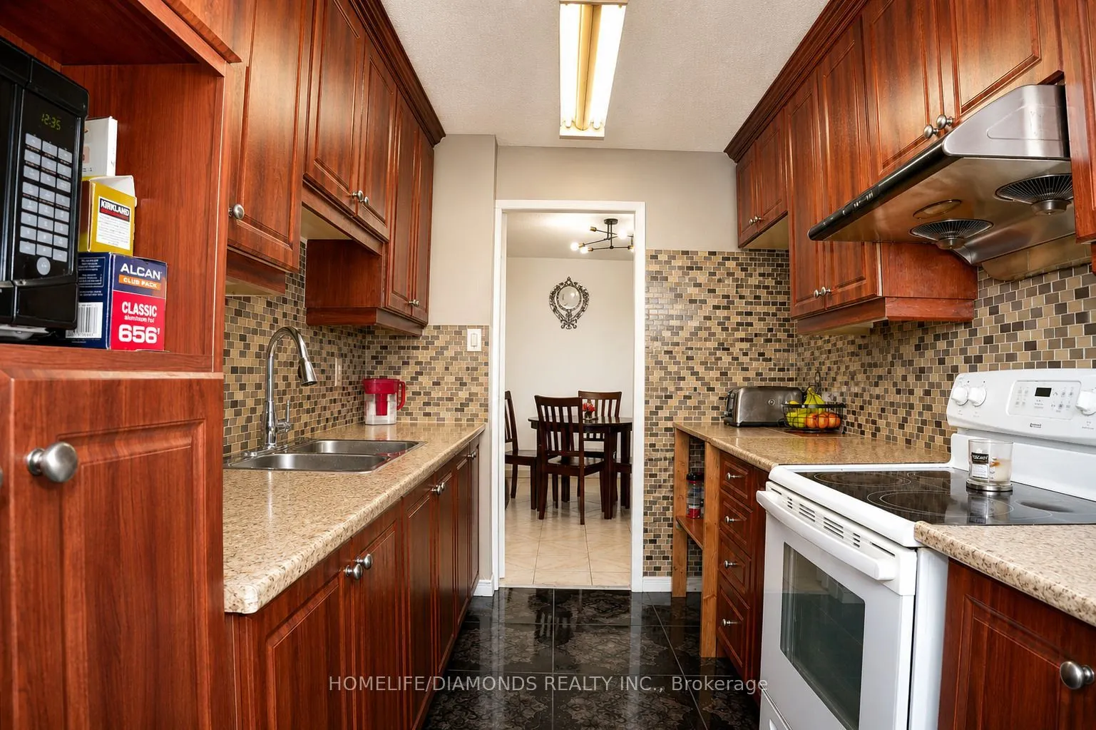 18 Knightsbridge Road #1411