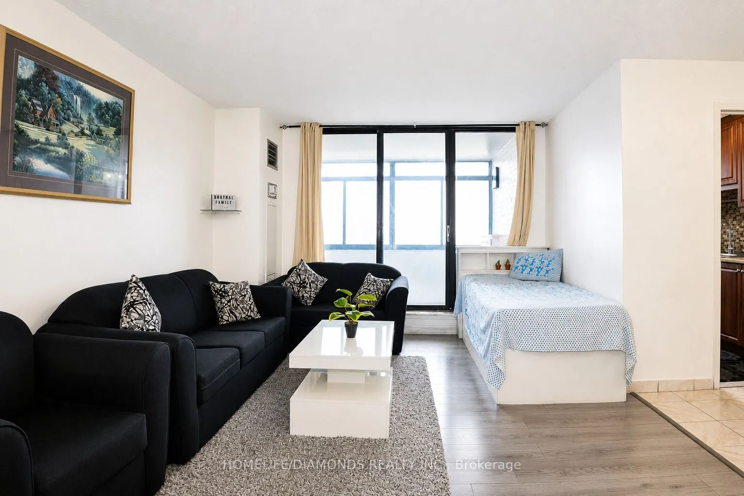 18 Knightsbridge Road #1411