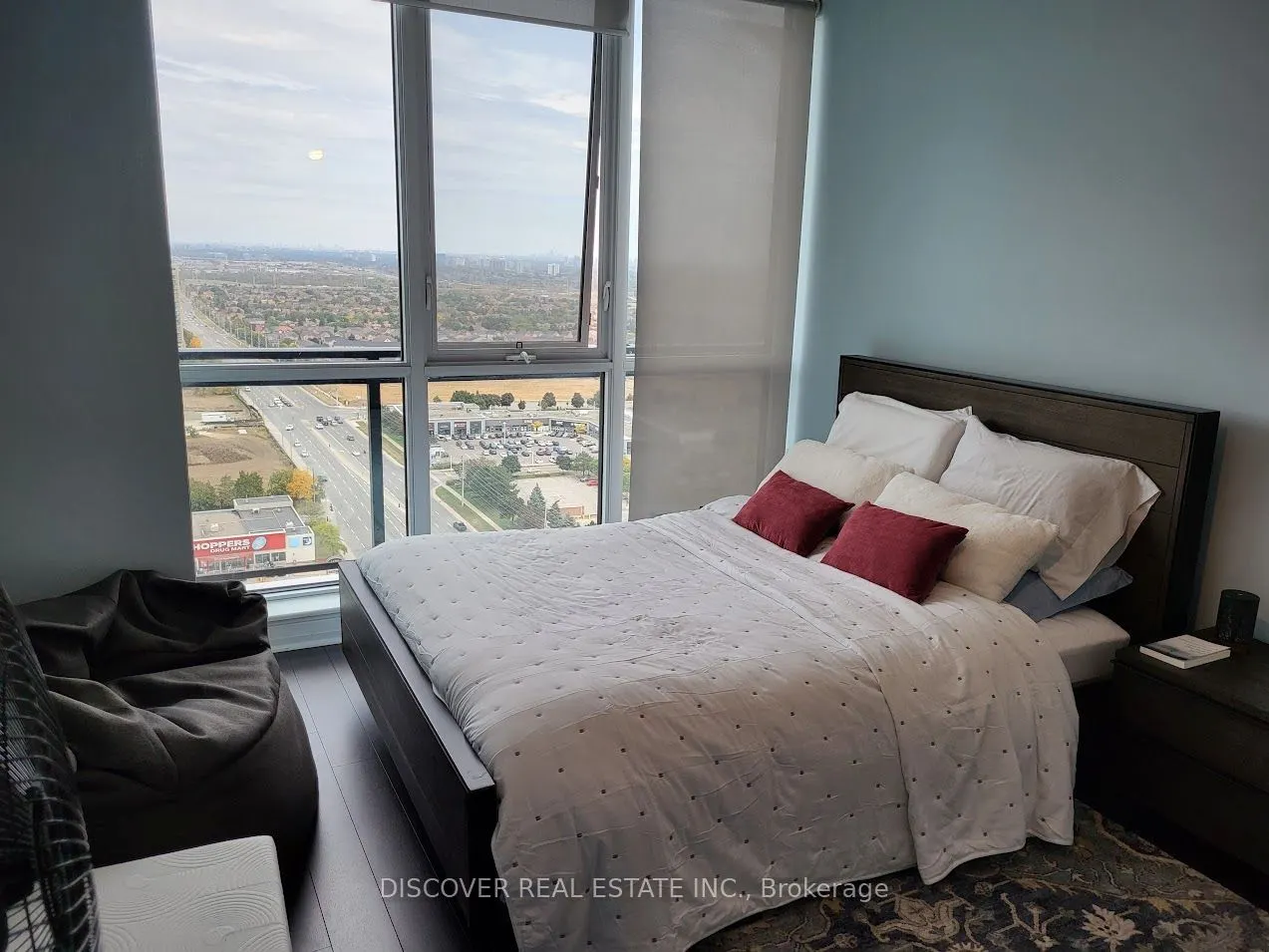 55 Eglinton Avenue W #2402