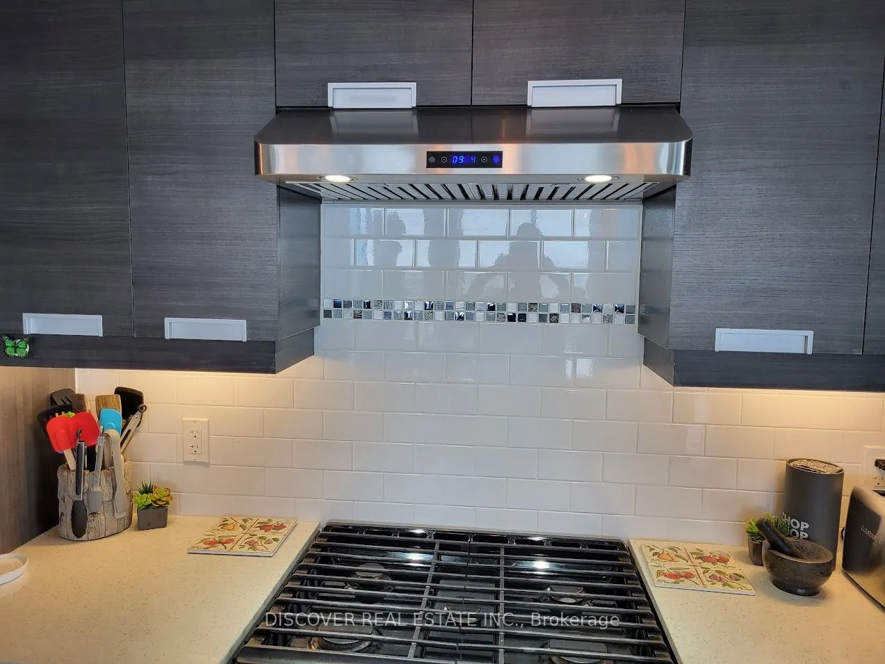 55 Eglinton Avenue W #2402