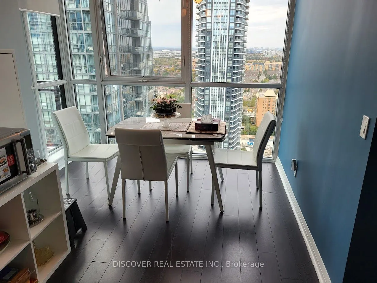 55 Eglinton Avenue W #2402