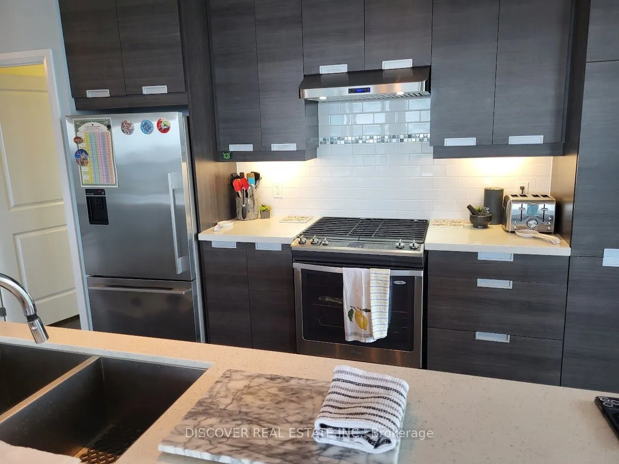 55 Eglinton Avenue W #2402