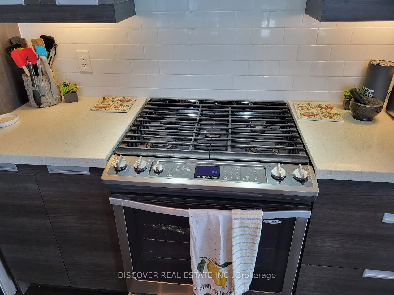 55 Eglinton Avenue W #2402
