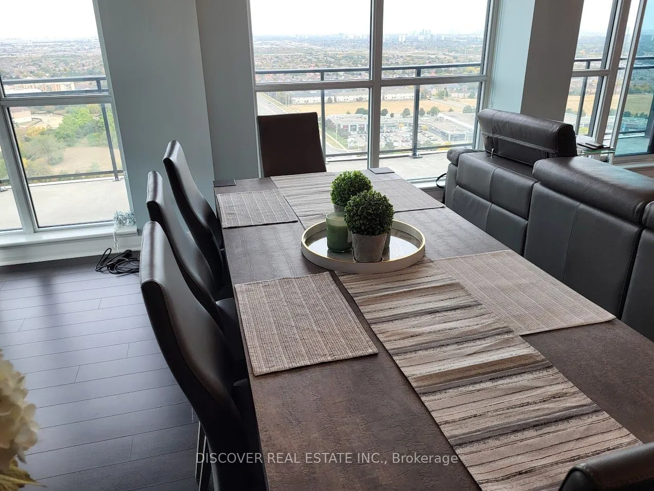 55 Eglinton Avenue W #2402