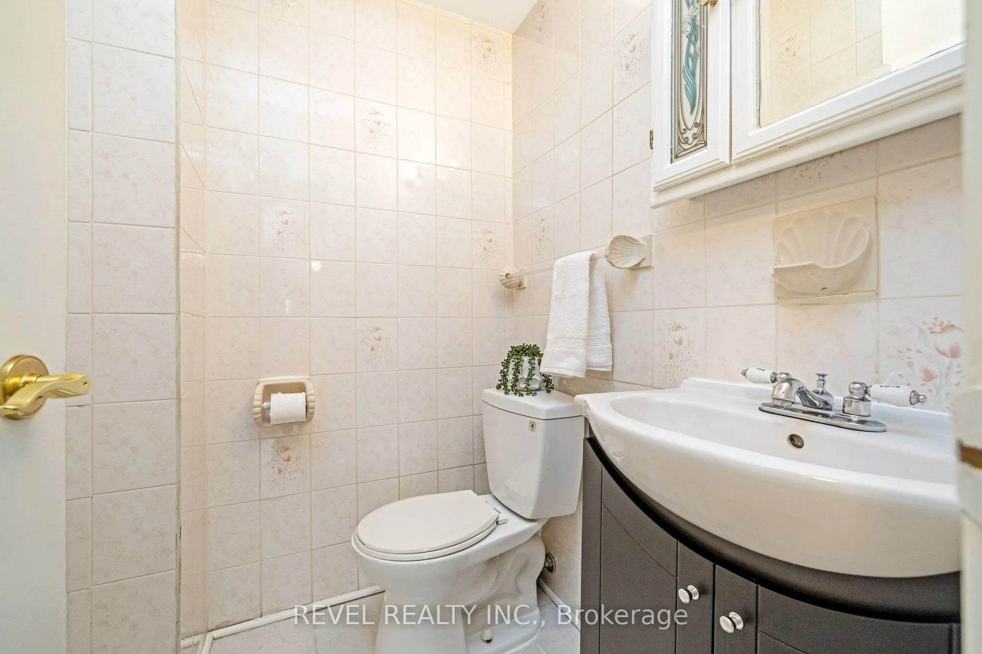 1518 Croft Avenue N