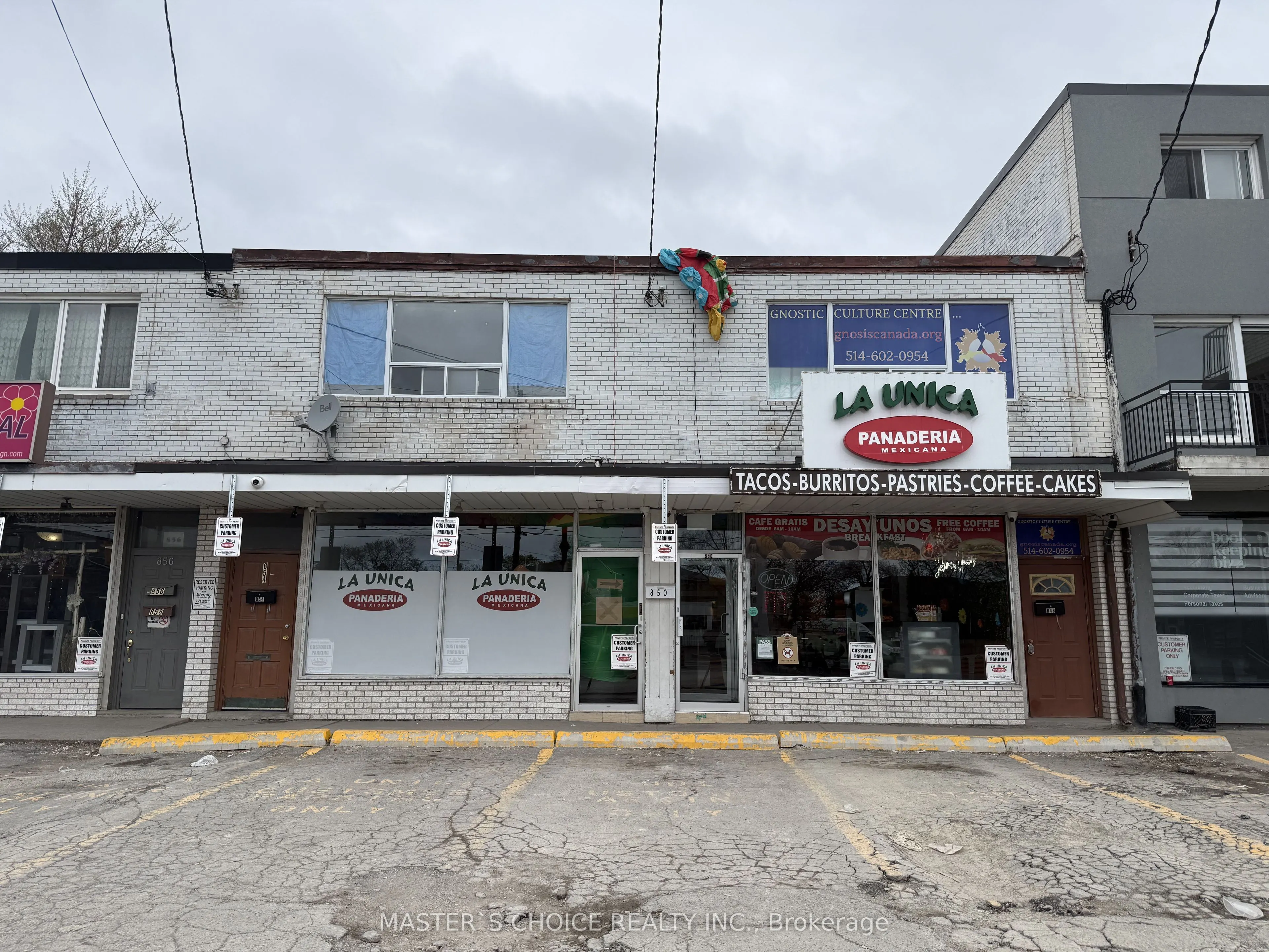 852-854 Wilson Avenue