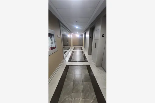 330 Burnhamthorpe Road W