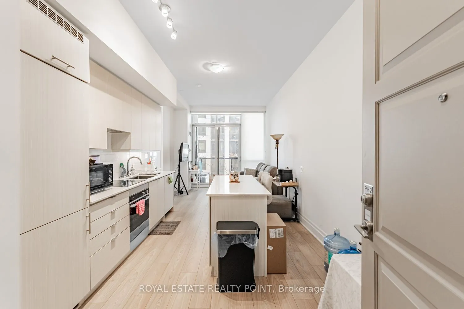 36 Elm Drive W #PH-02
