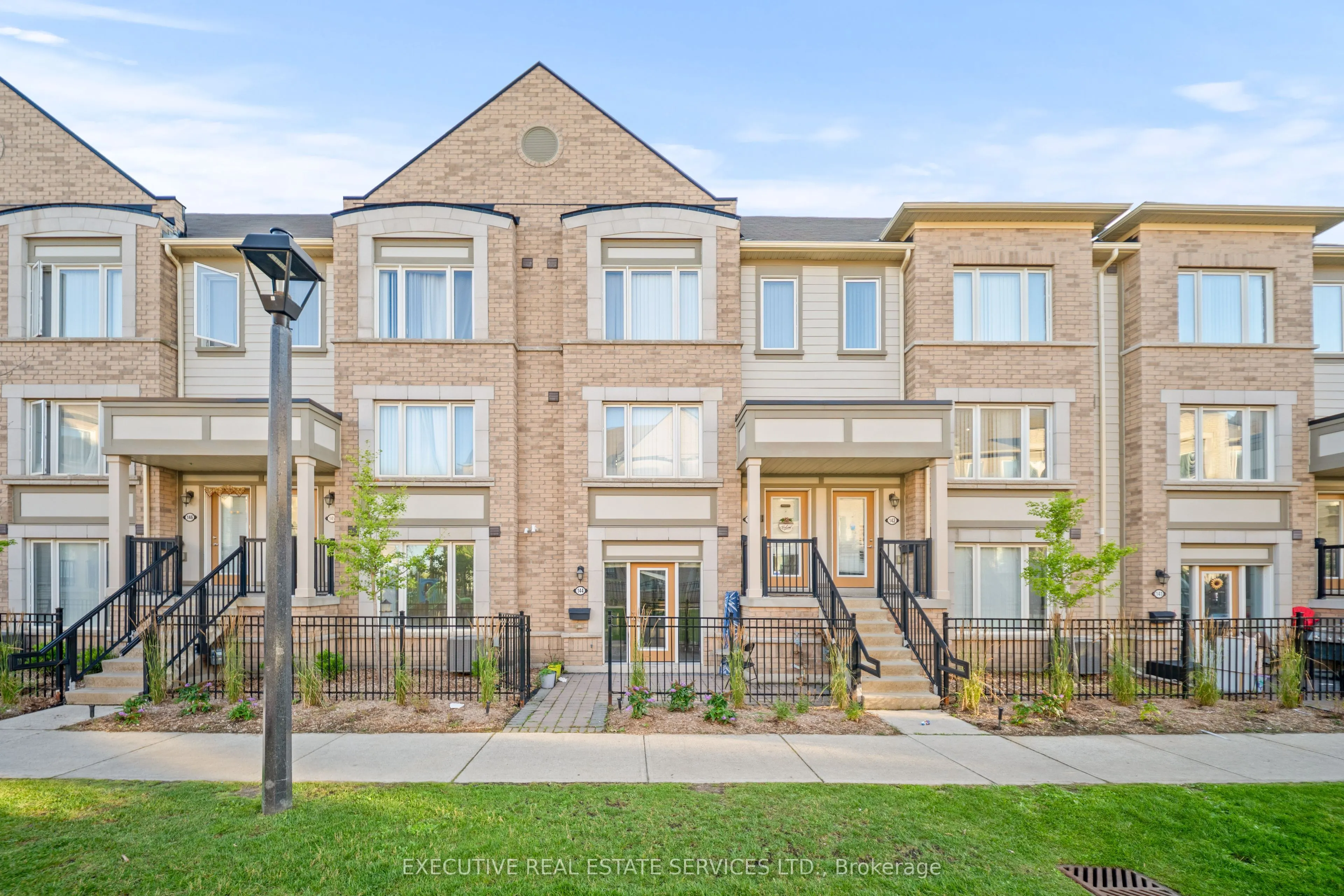1 Beckenrose Court #144