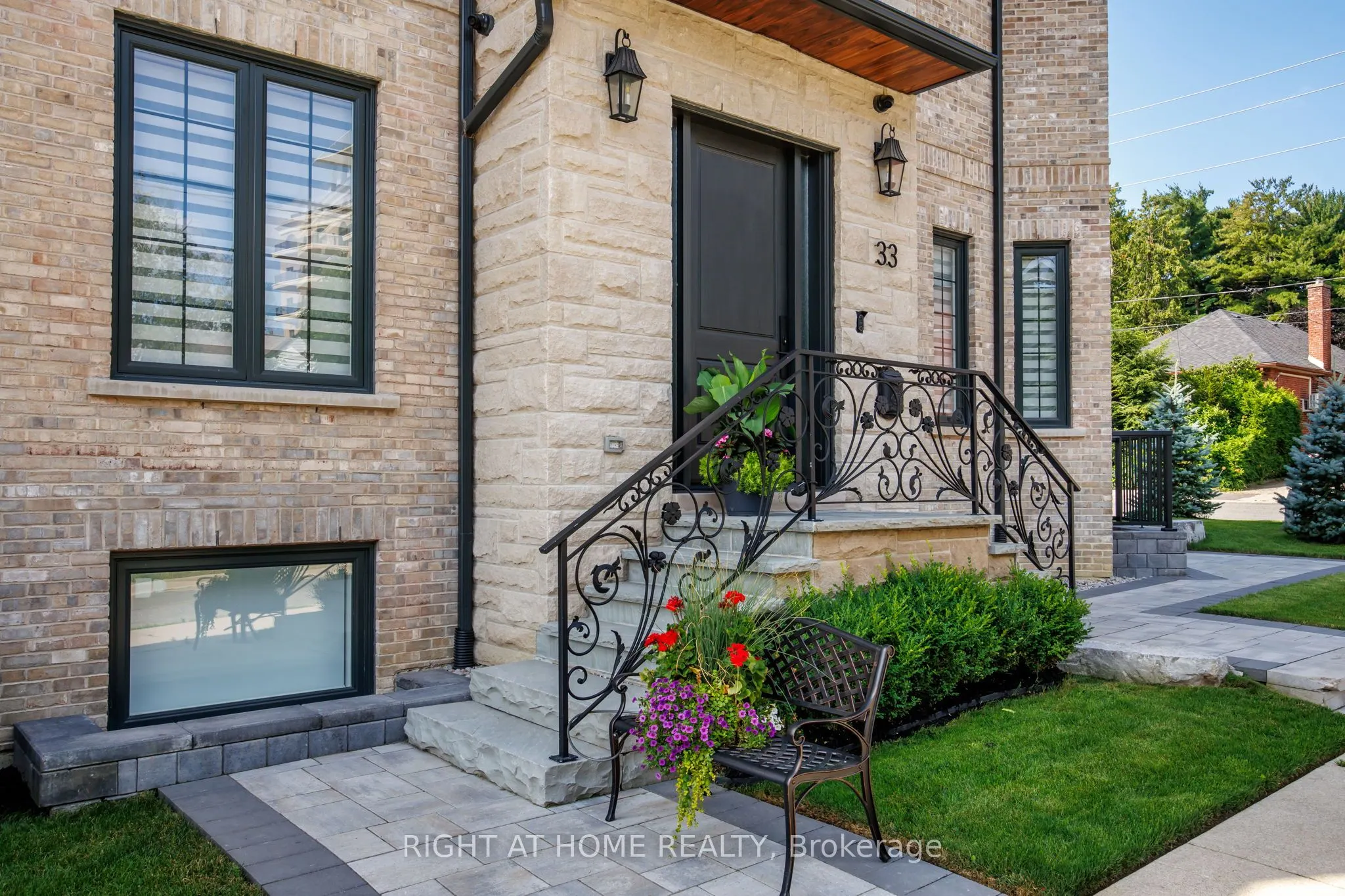 33 Thorndale Avenue
