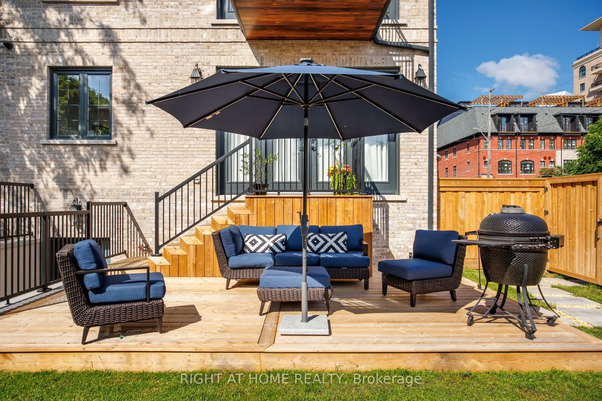 33 Thorndale Avenue