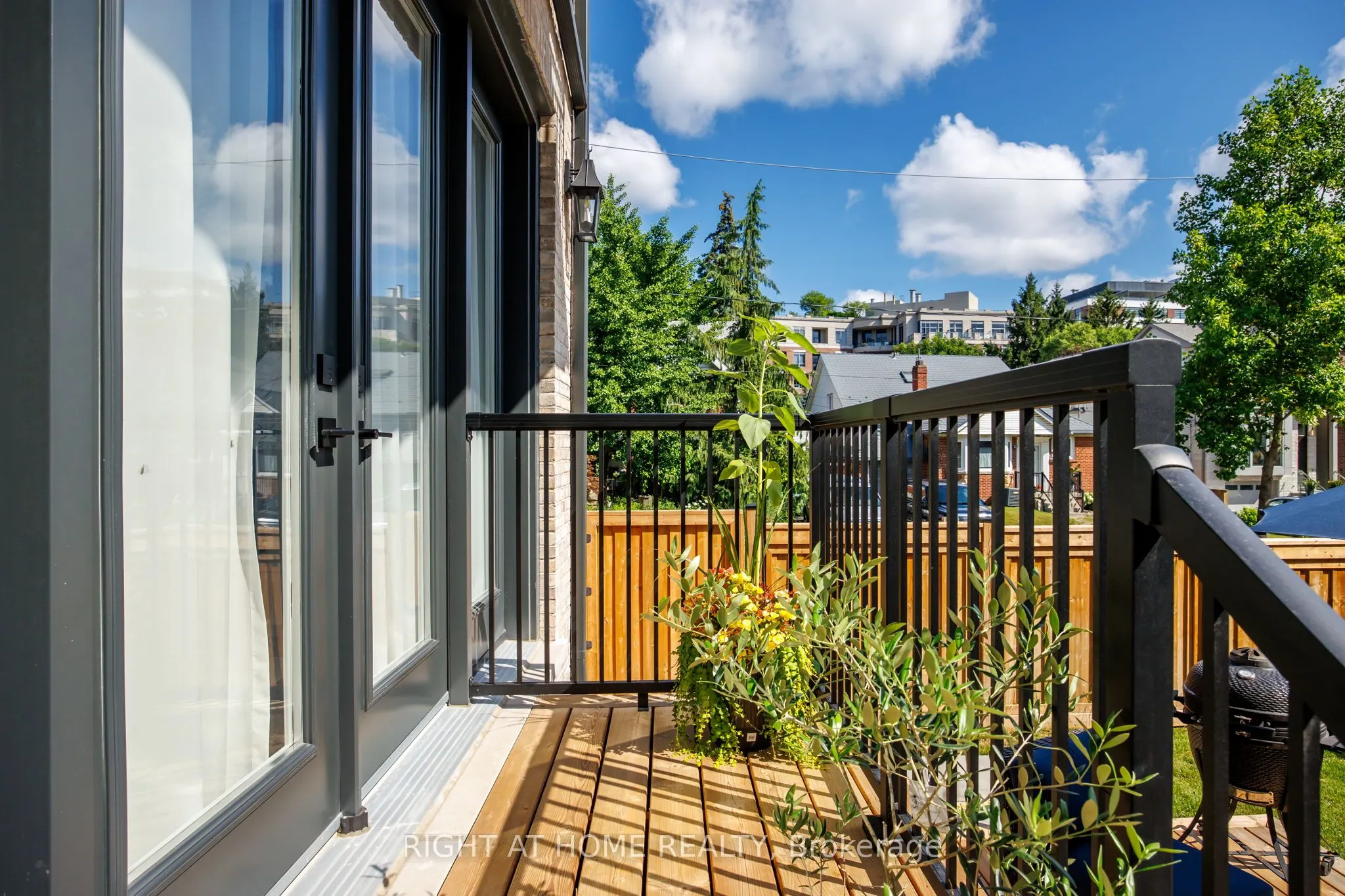 33 Thorndale Avenue