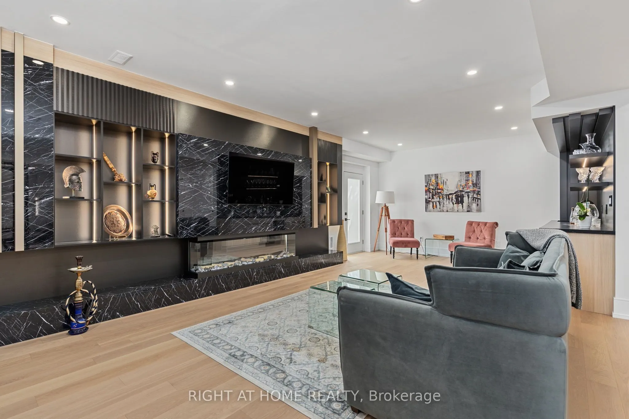 33 Thorndale Avenue