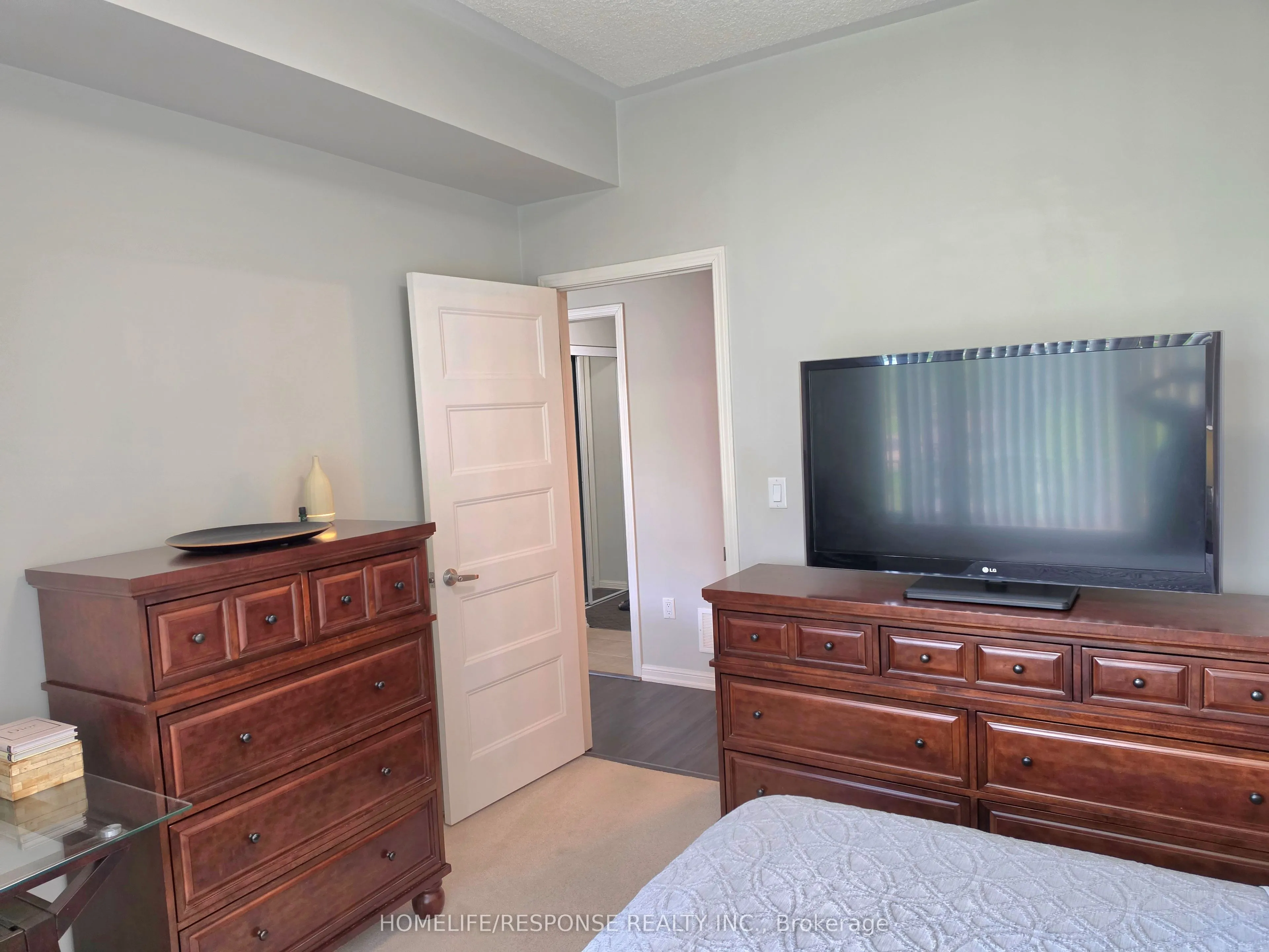 3175 BOXFORD Crescent #5