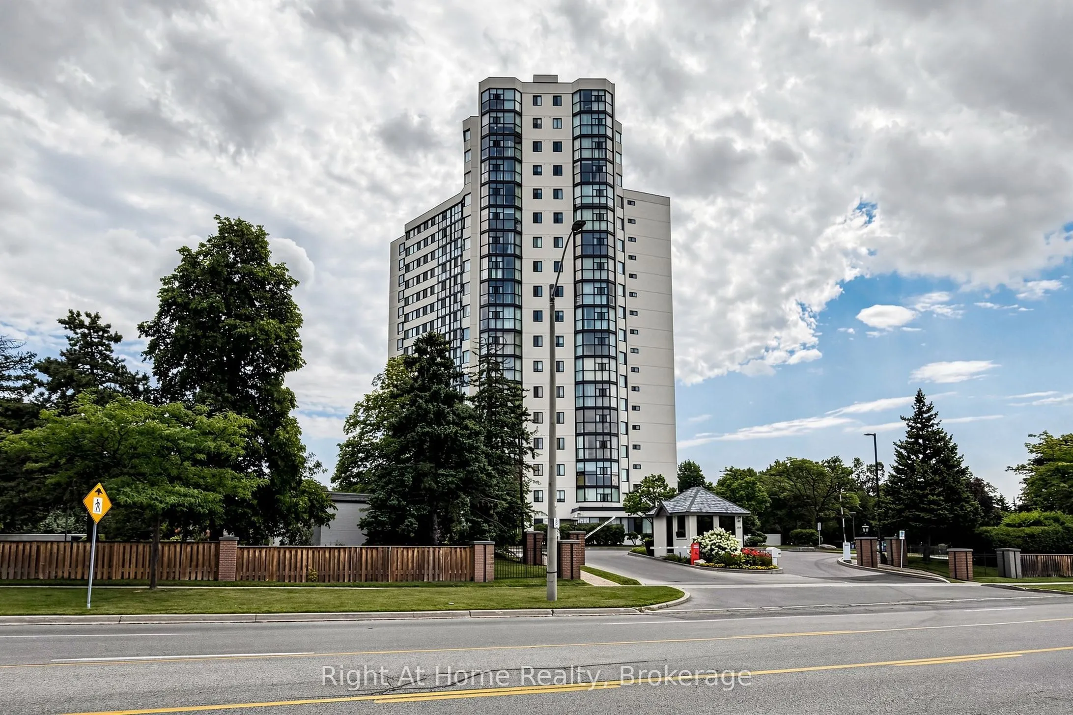 1360 Rathburn Road E #1509