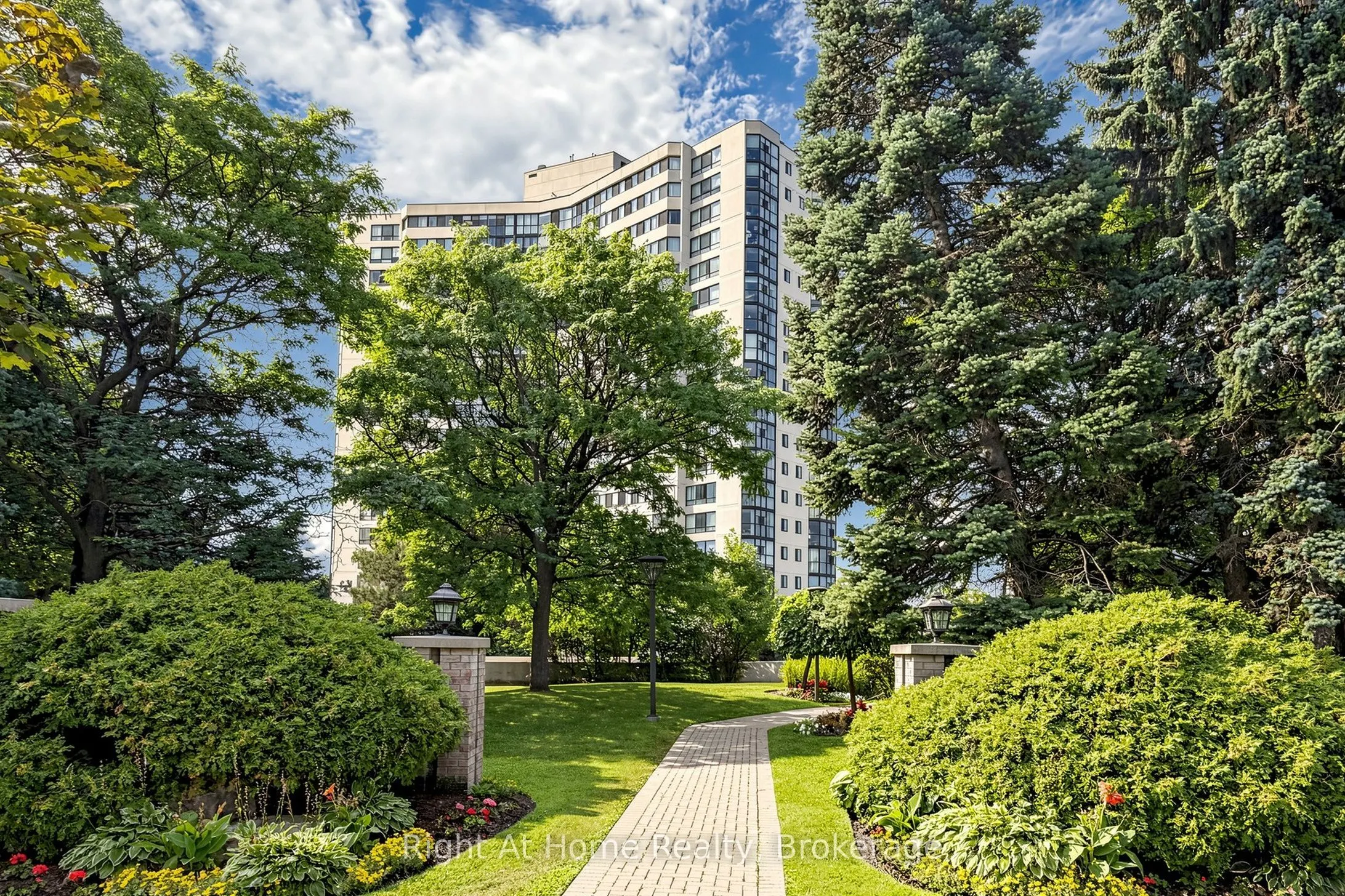 1360 Rathburn Road E #1509