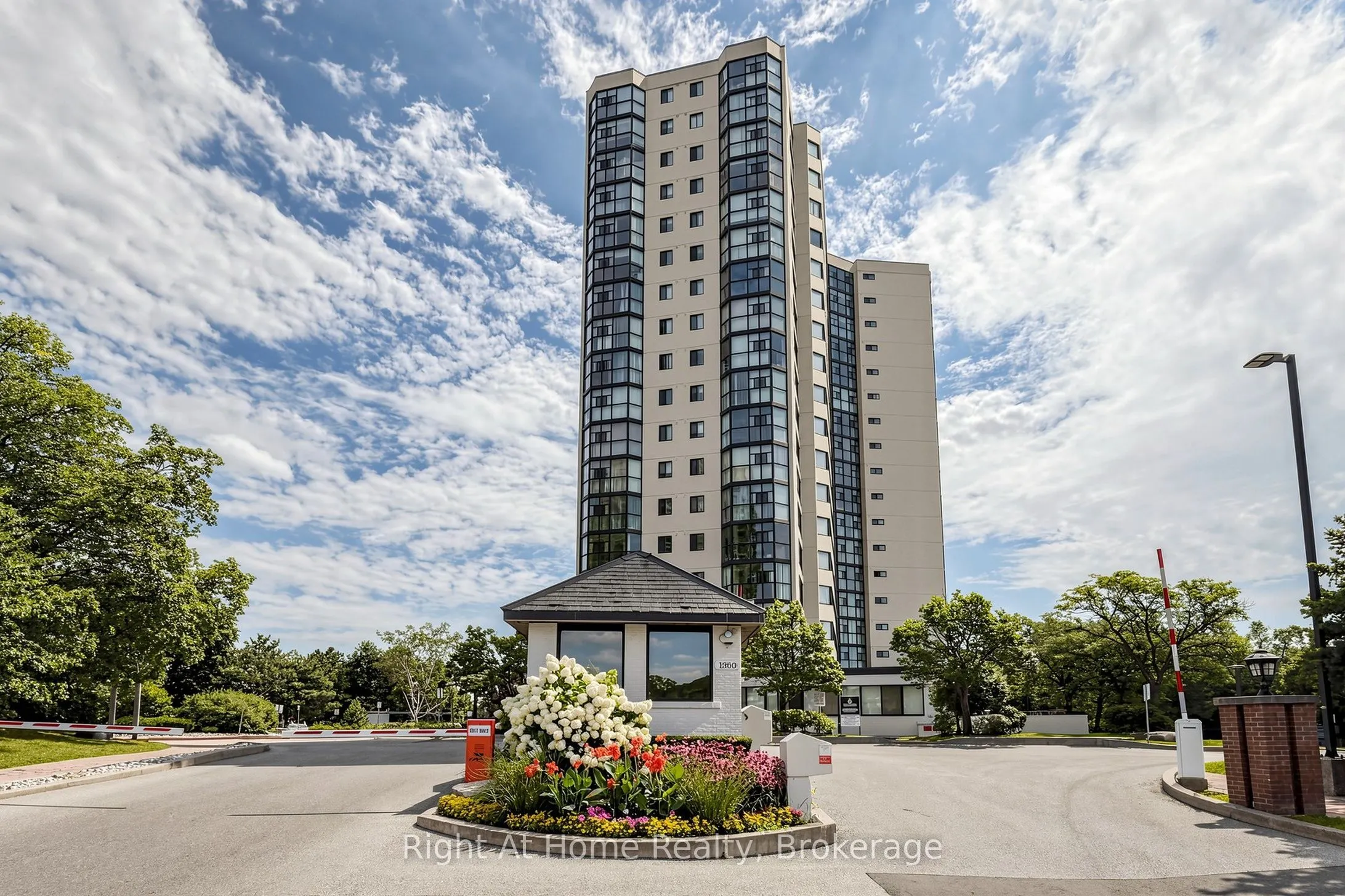 1360 Rathburn Road E #1509