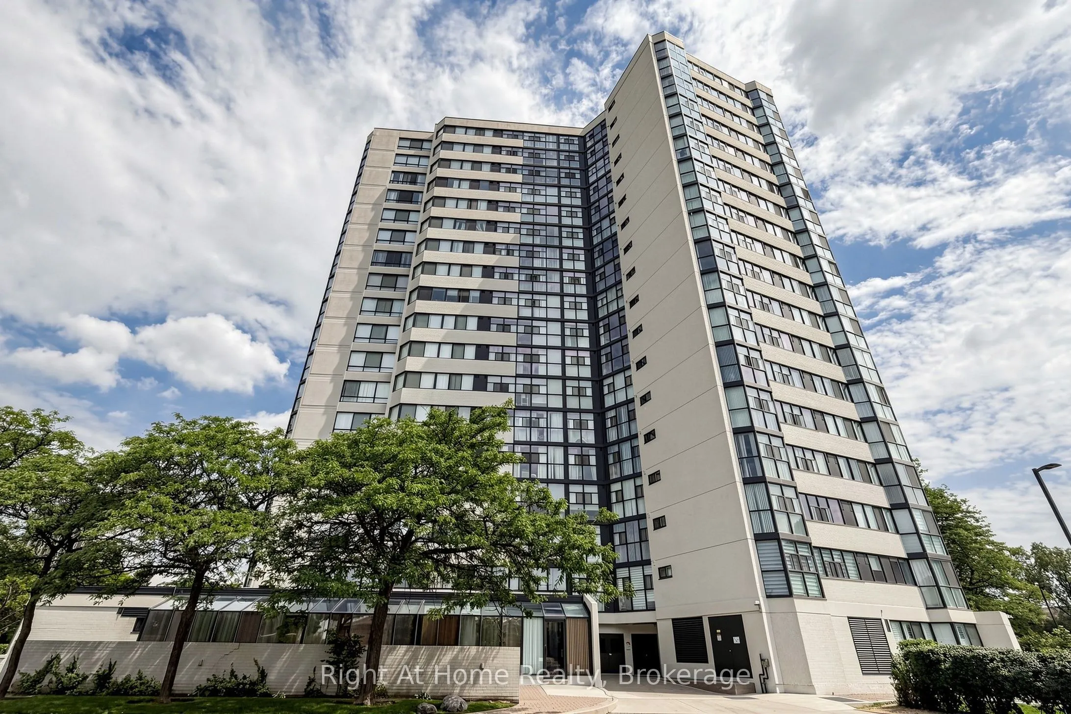 1360 Rathburn Road E #1509