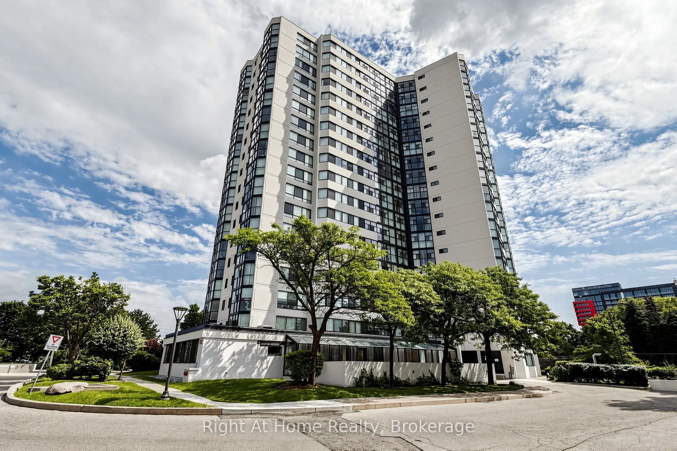 1360 Rathburn Road E #1509