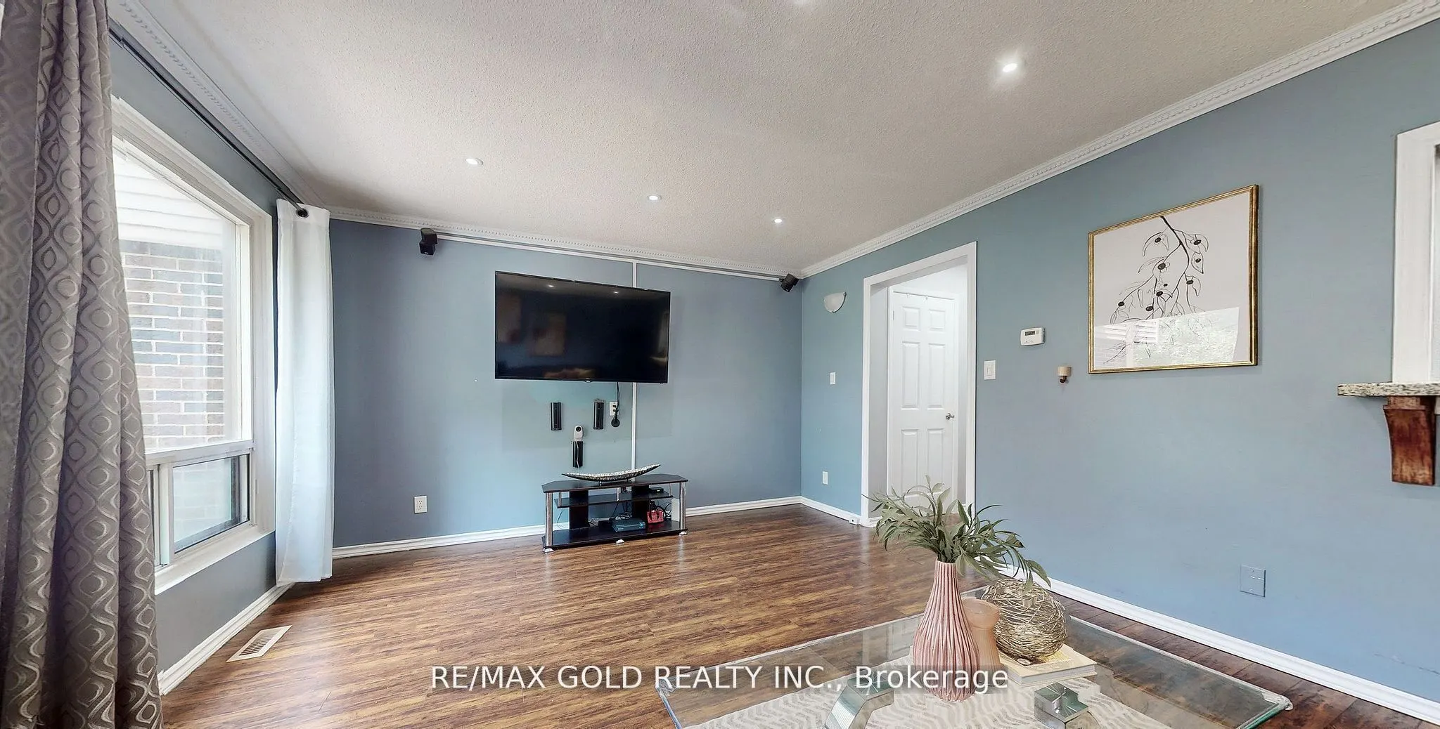 18 Carleton Place #18