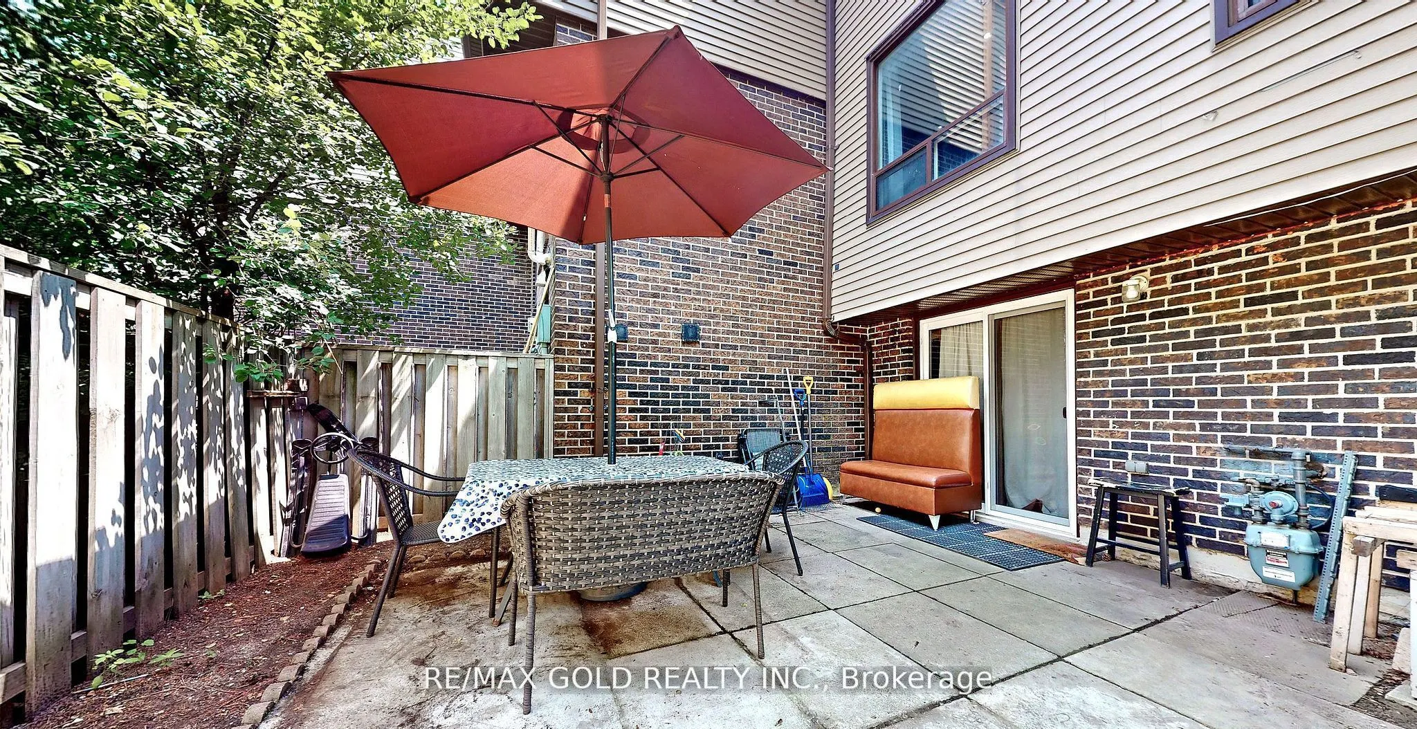 18 Carleton Place #18