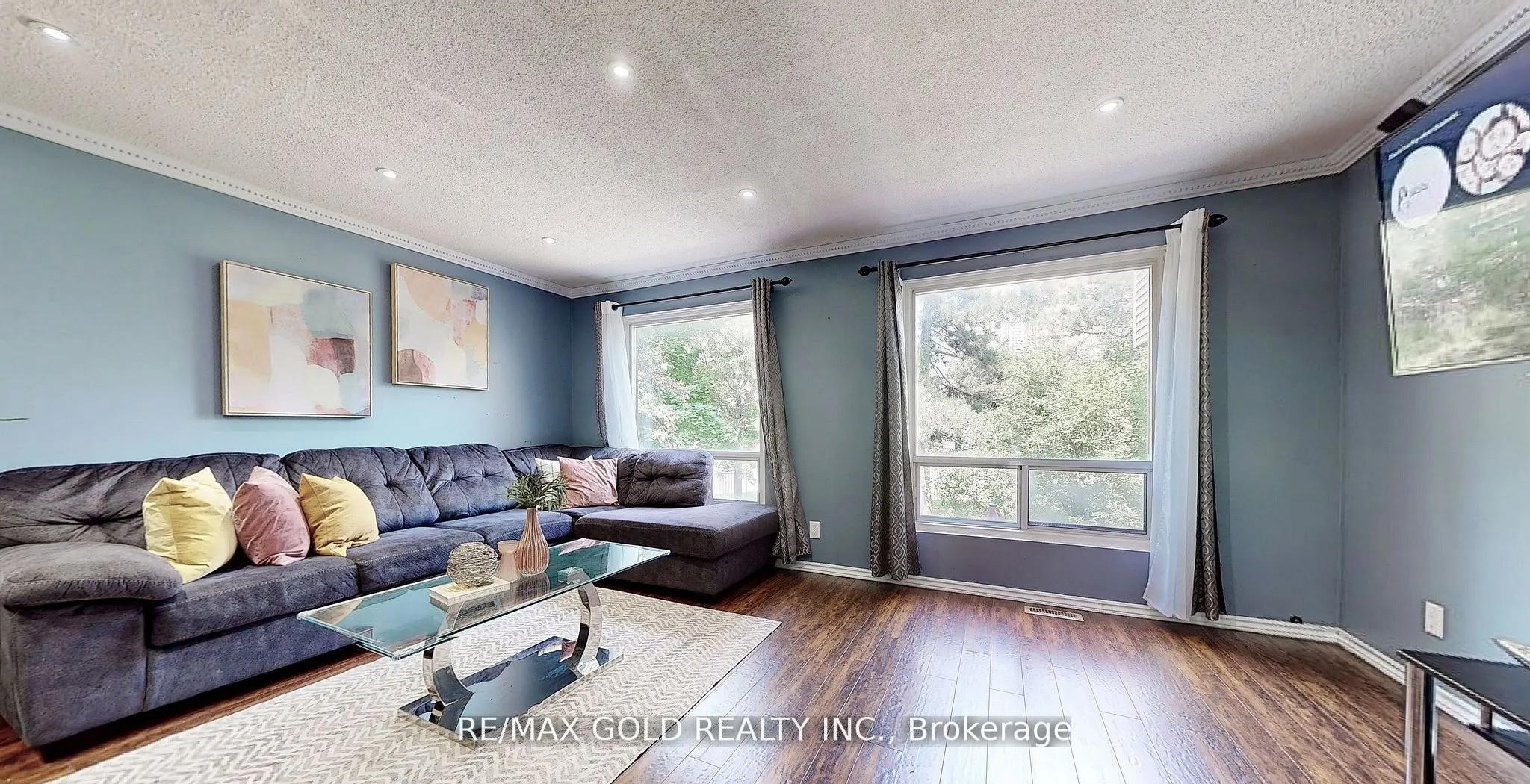 18 Carleton Place #18