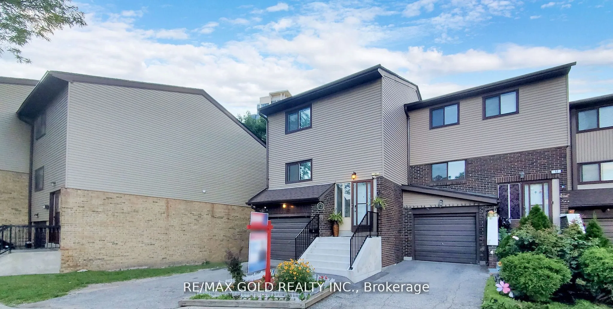 18 Carleton Place #18