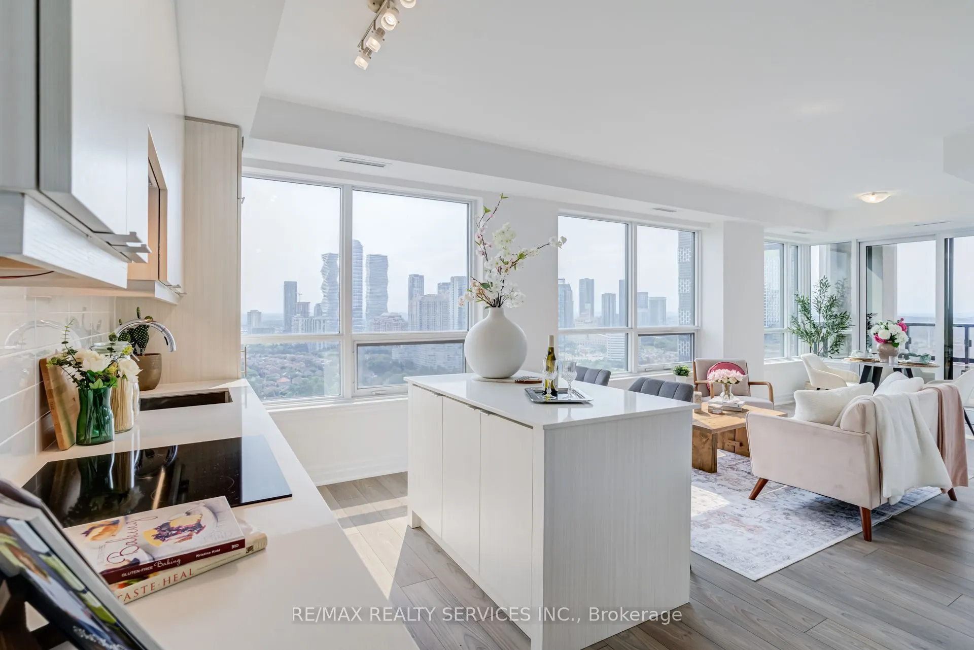 36 Elm Drive #2909