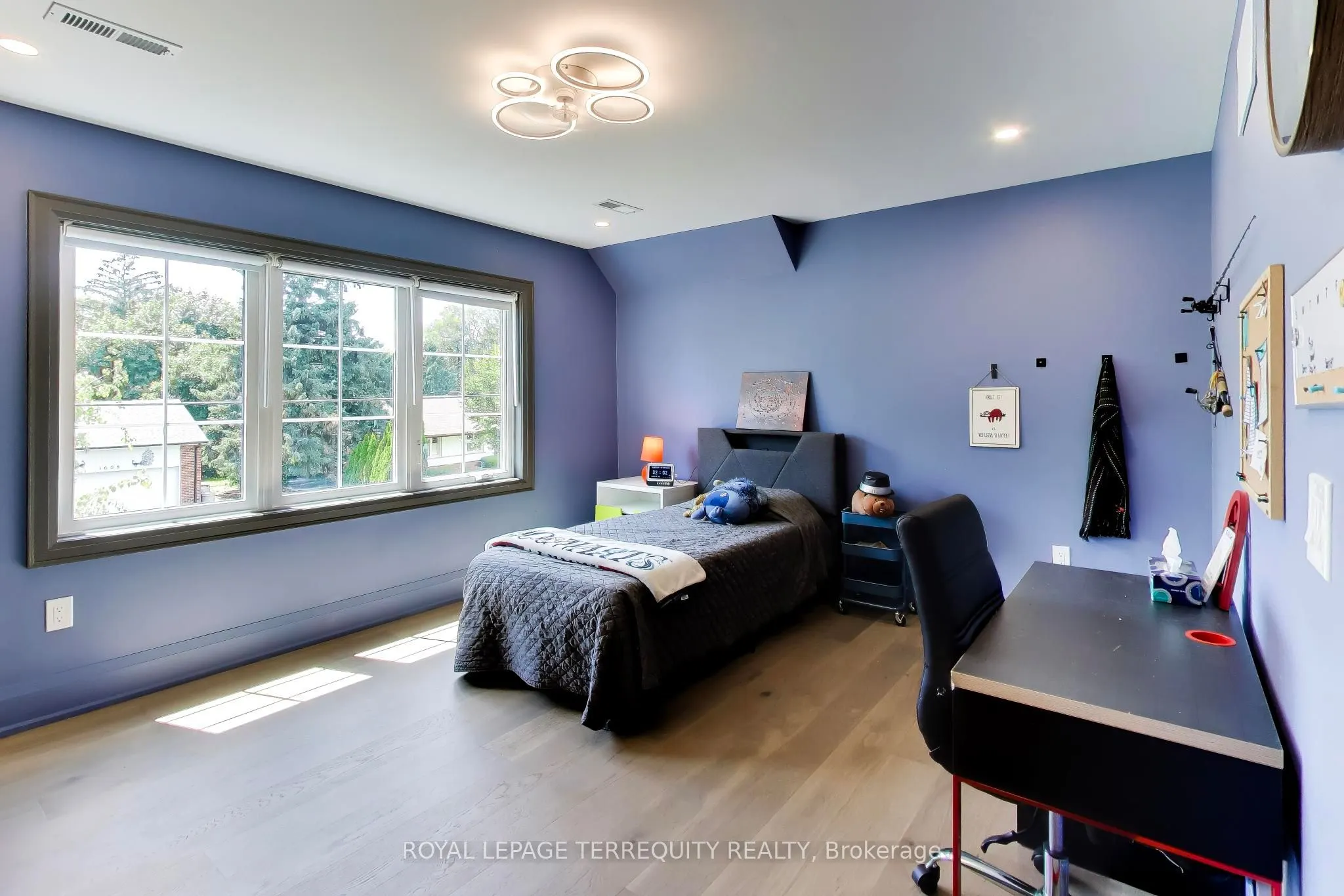 1621 Skyline Drive