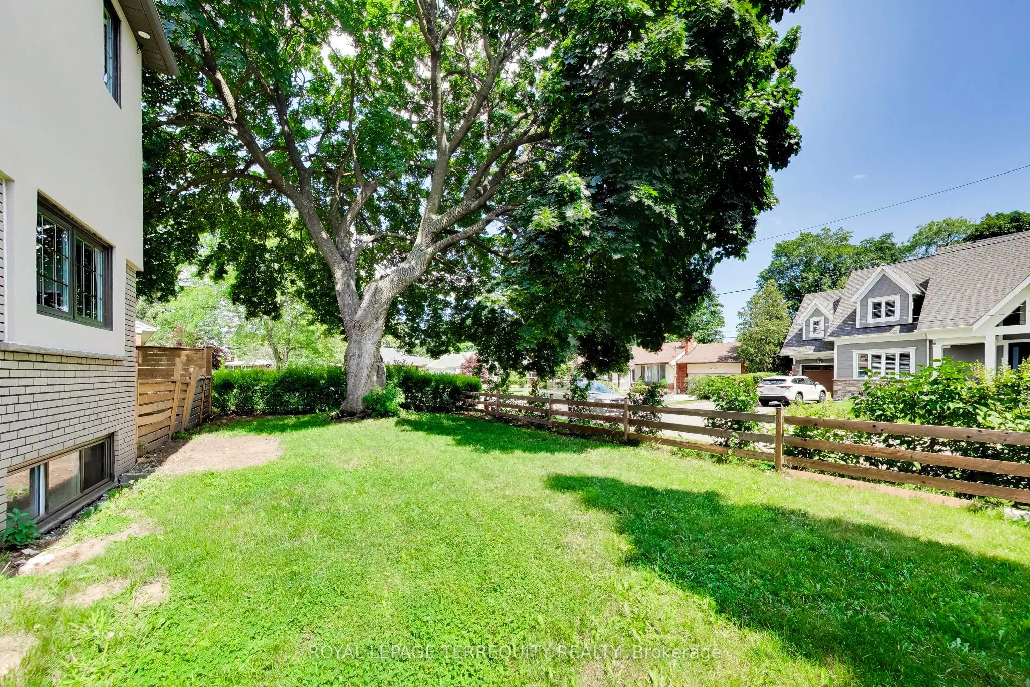 1621 Skyline Drive