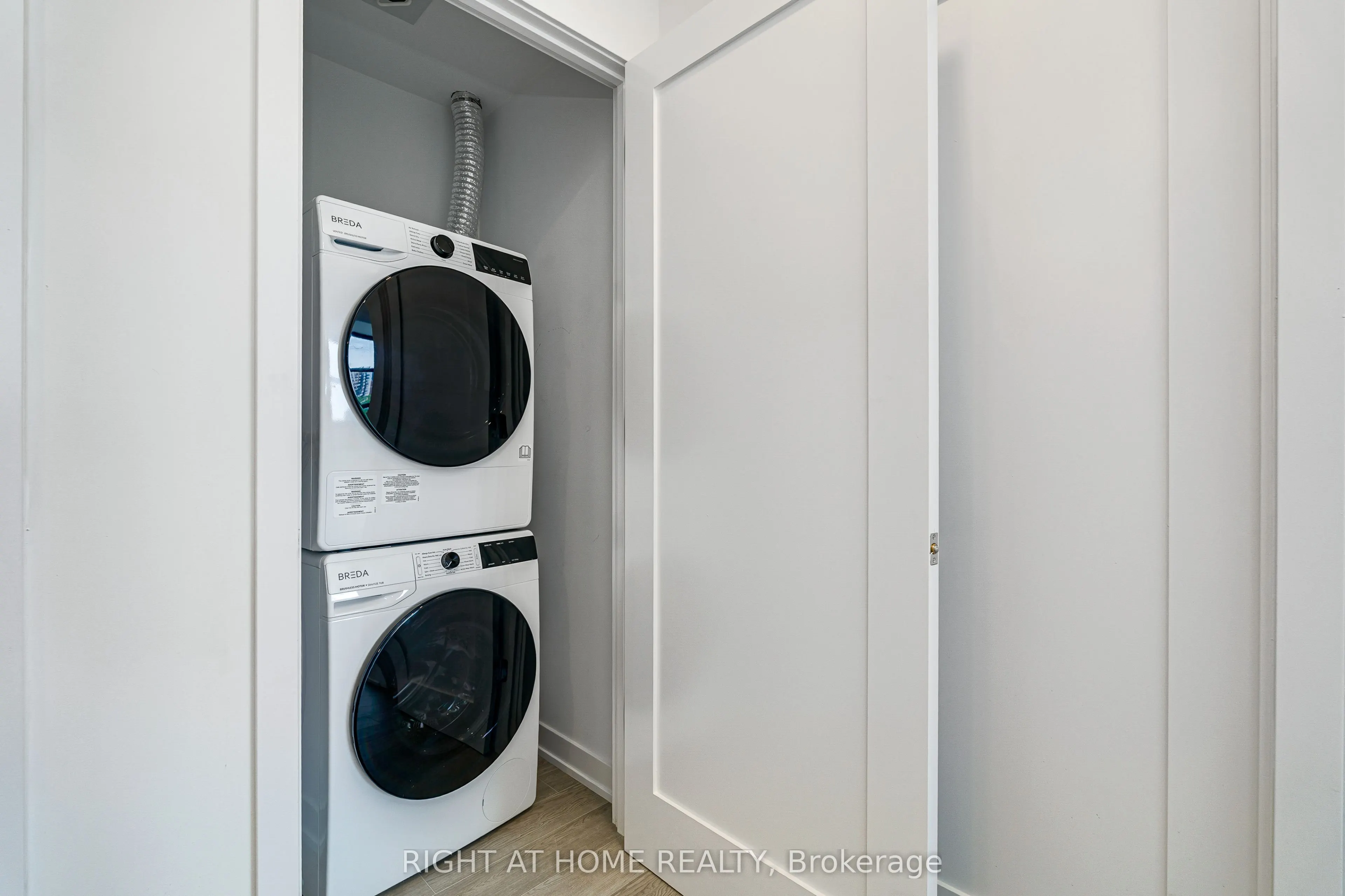 2946 Dundas Street W #509