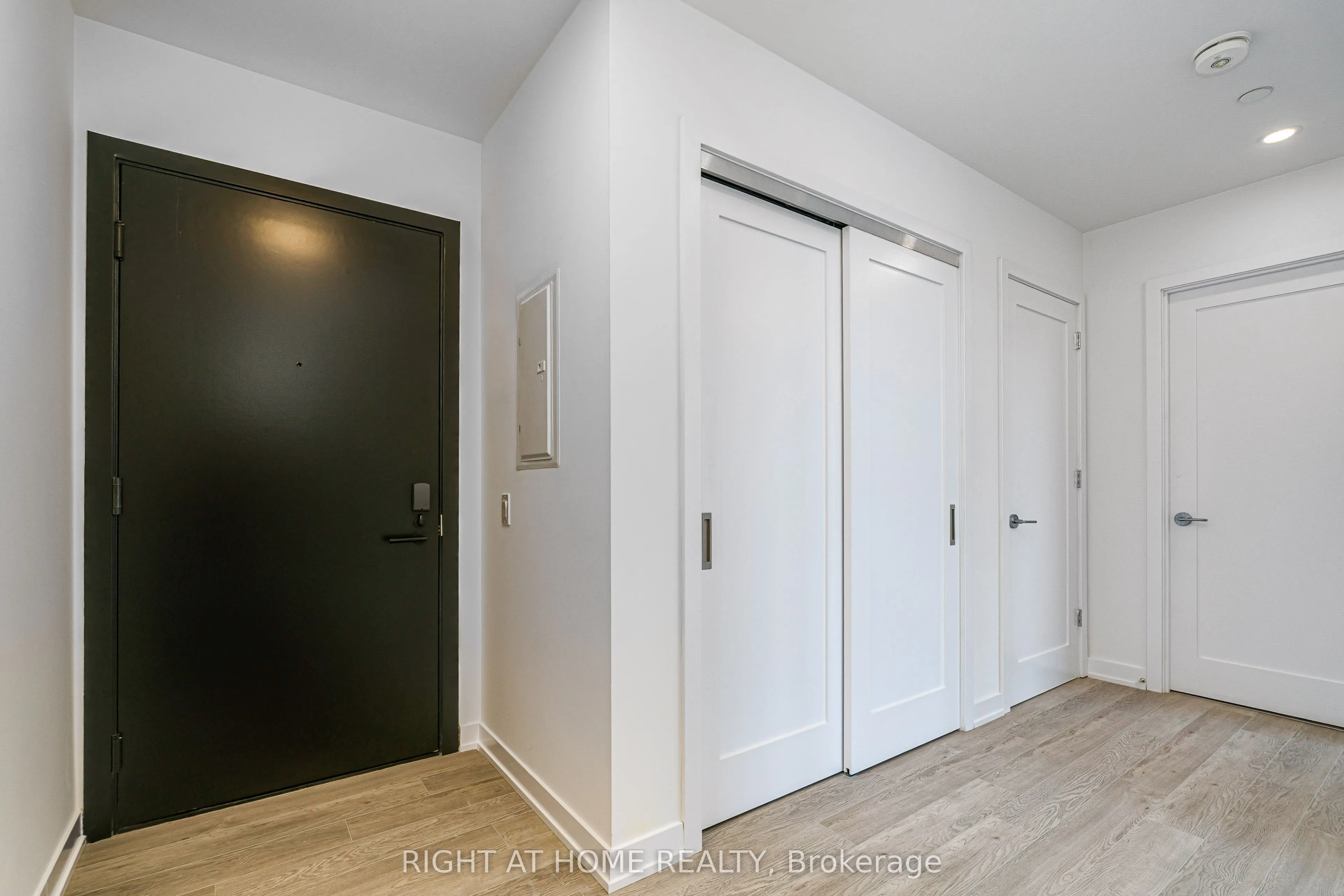 2946 Dundas Street W #509