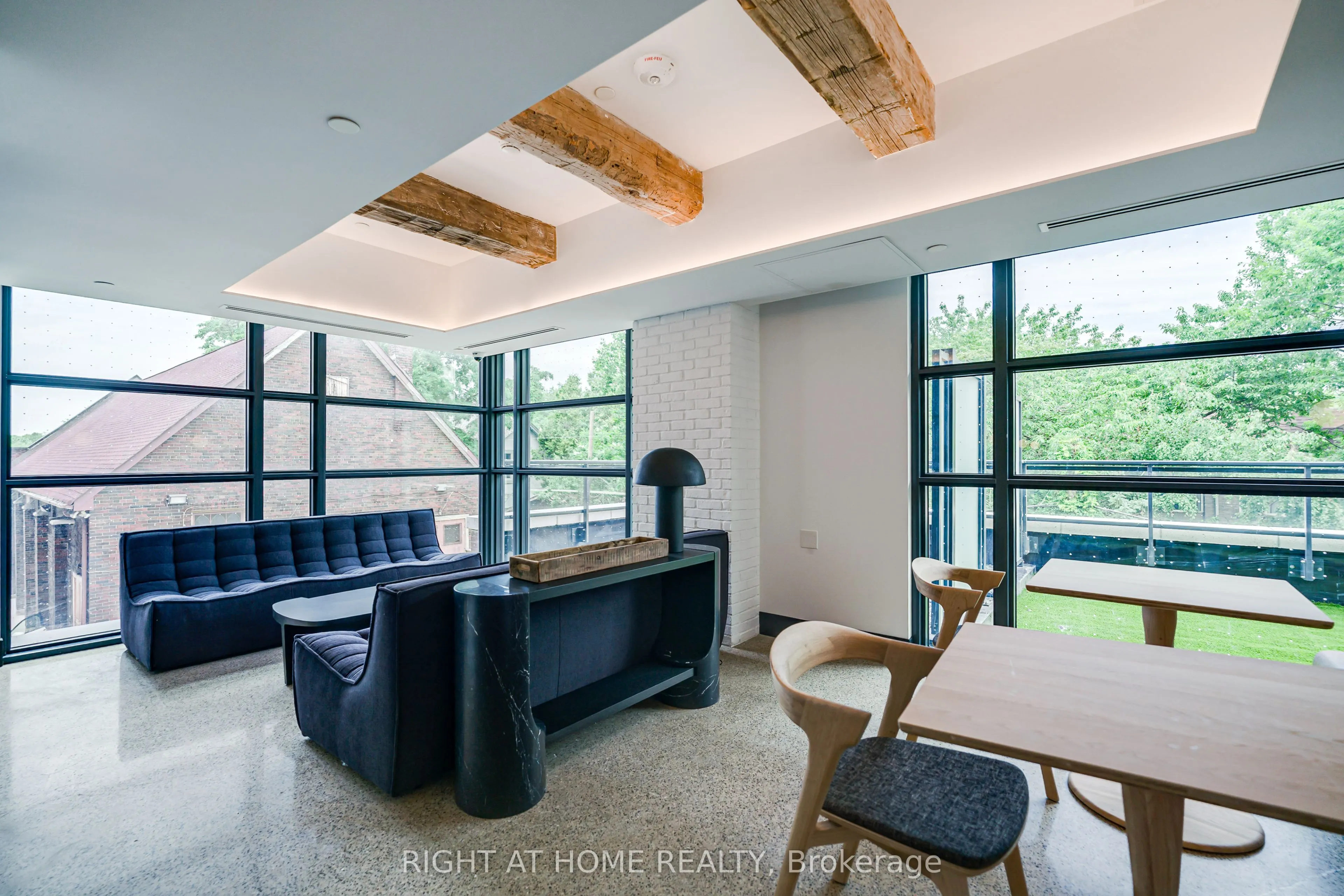 2946 Dundas Street W #509