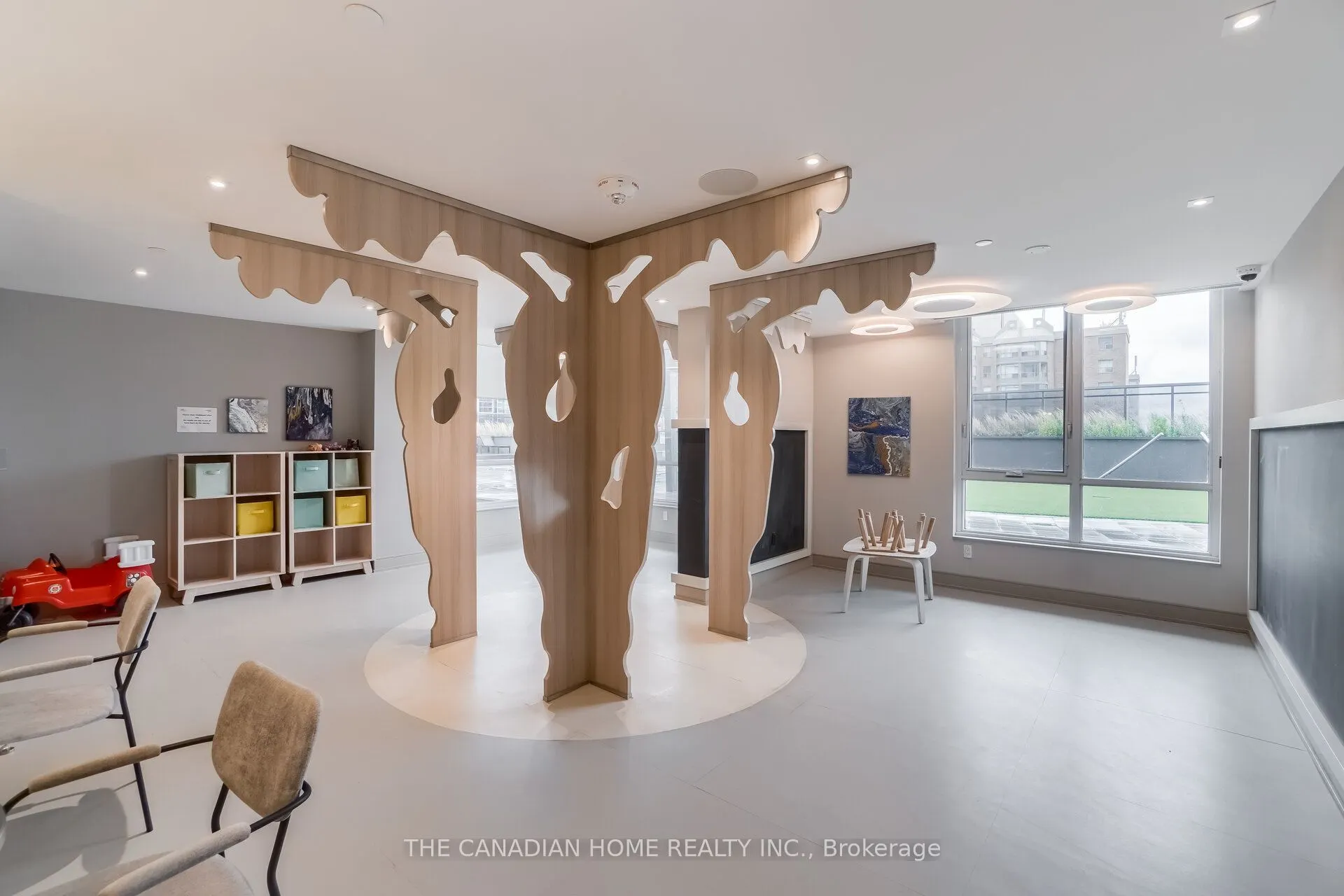 8 Nahani Way E #3119