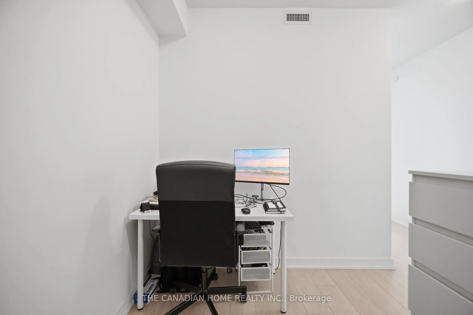 8 Nahani Way E #3119
