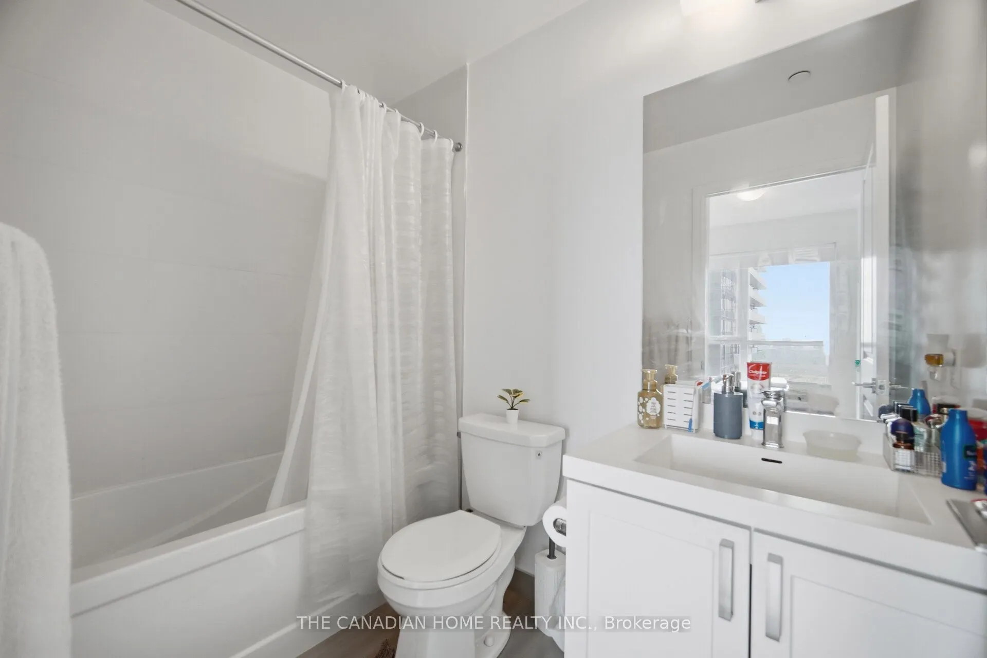 8 Nahani Way E #3119