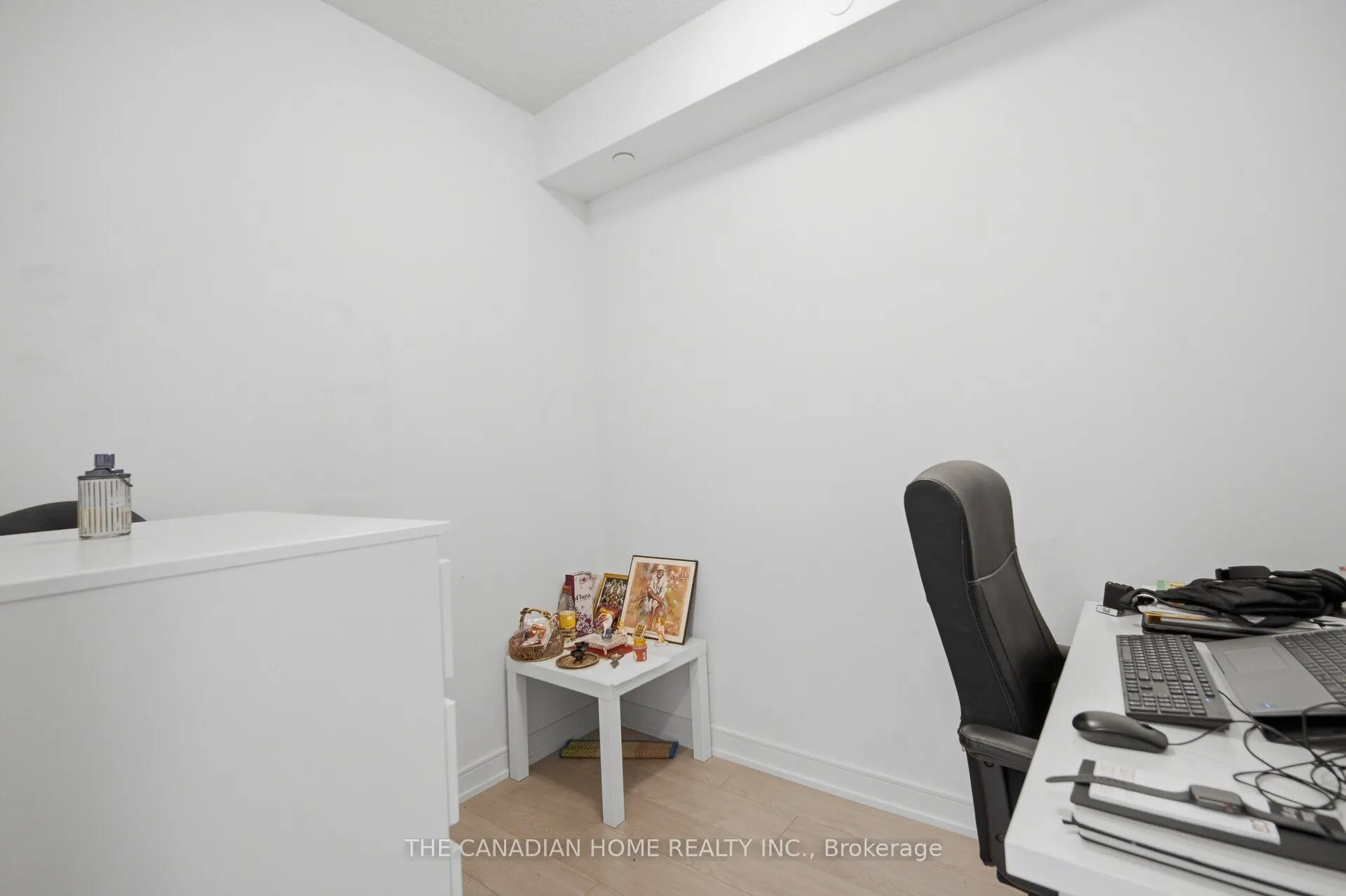 8 Nahani Way E #3119
