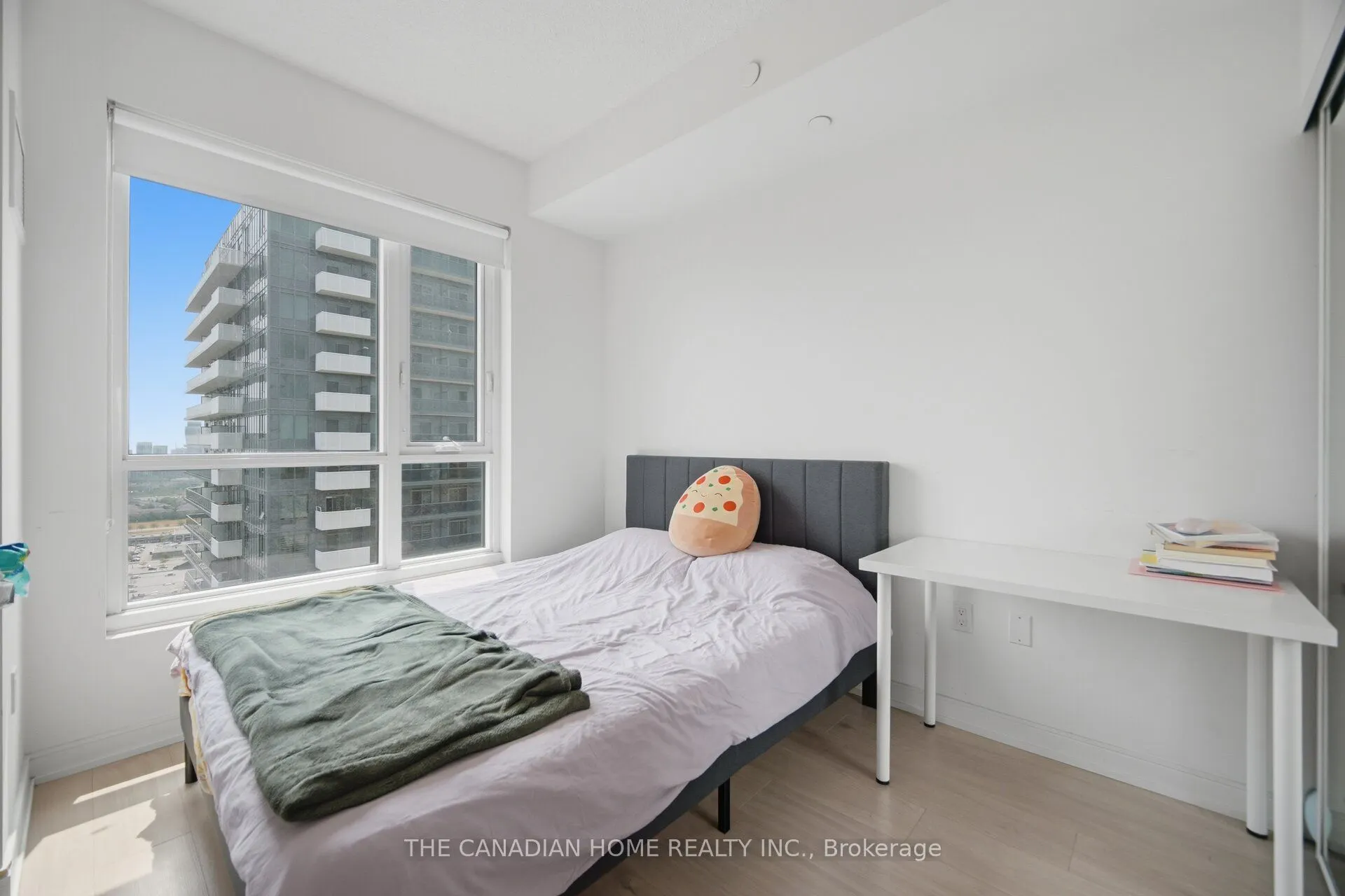 8 Nahani Way E #3119