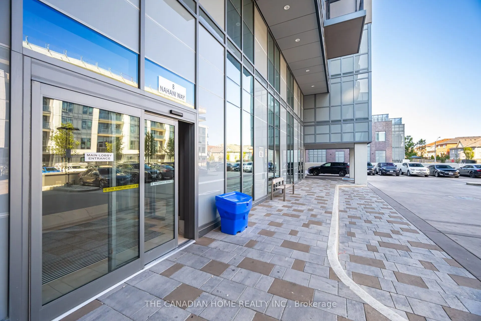 8 Nahani Way E #3119
