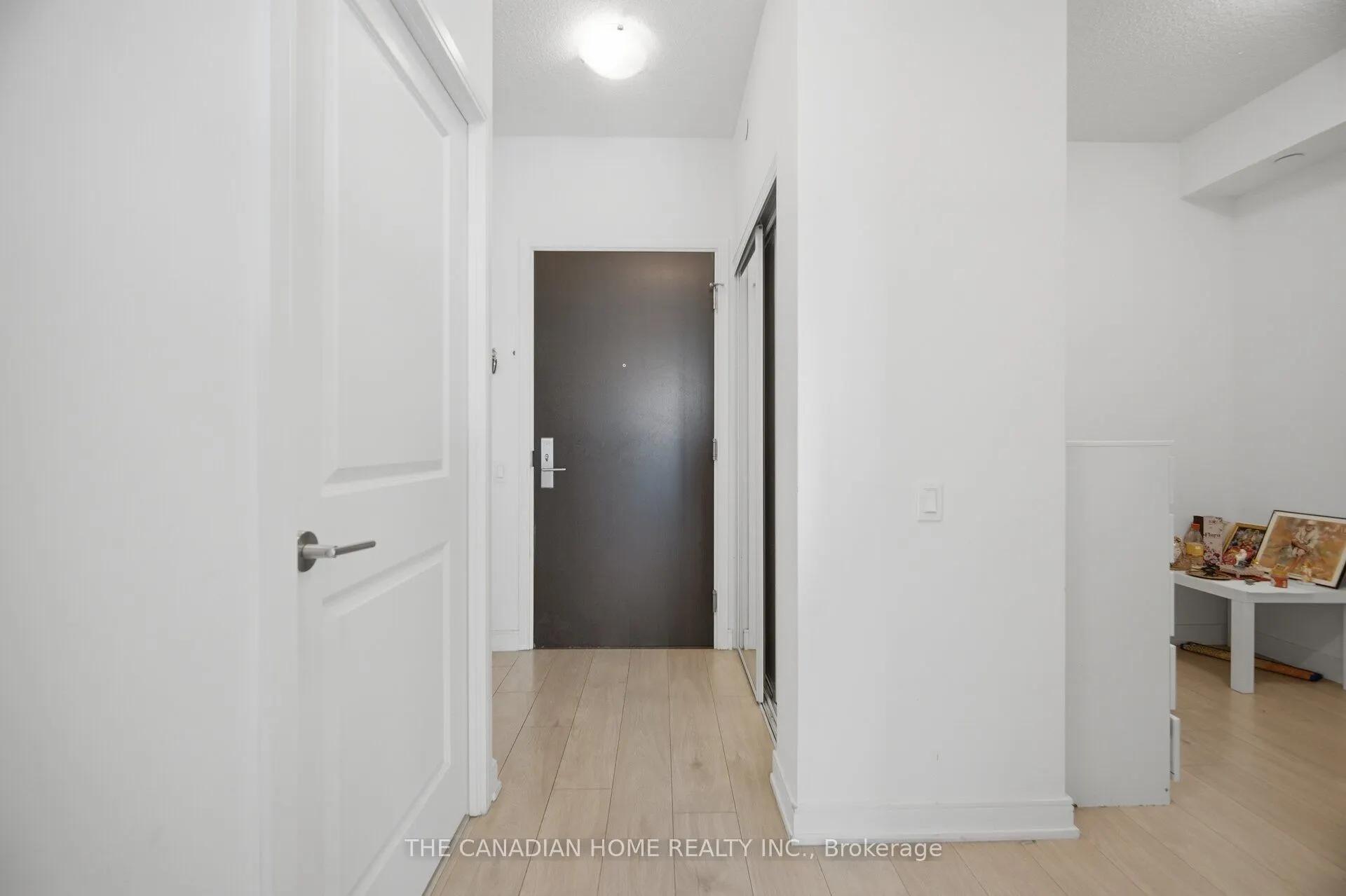 8 Nahani Way E #3119