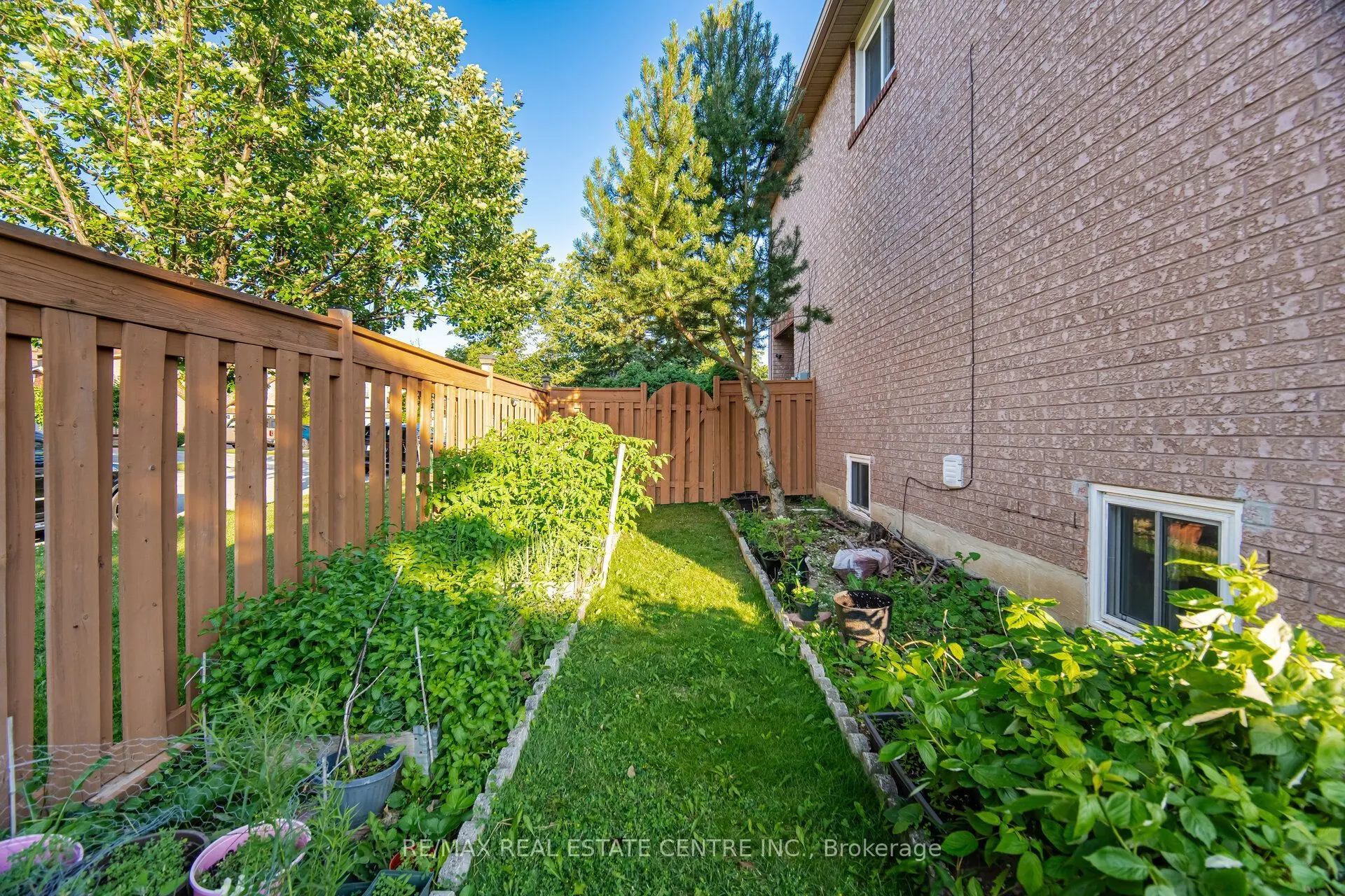 3725 Althorpe Circle