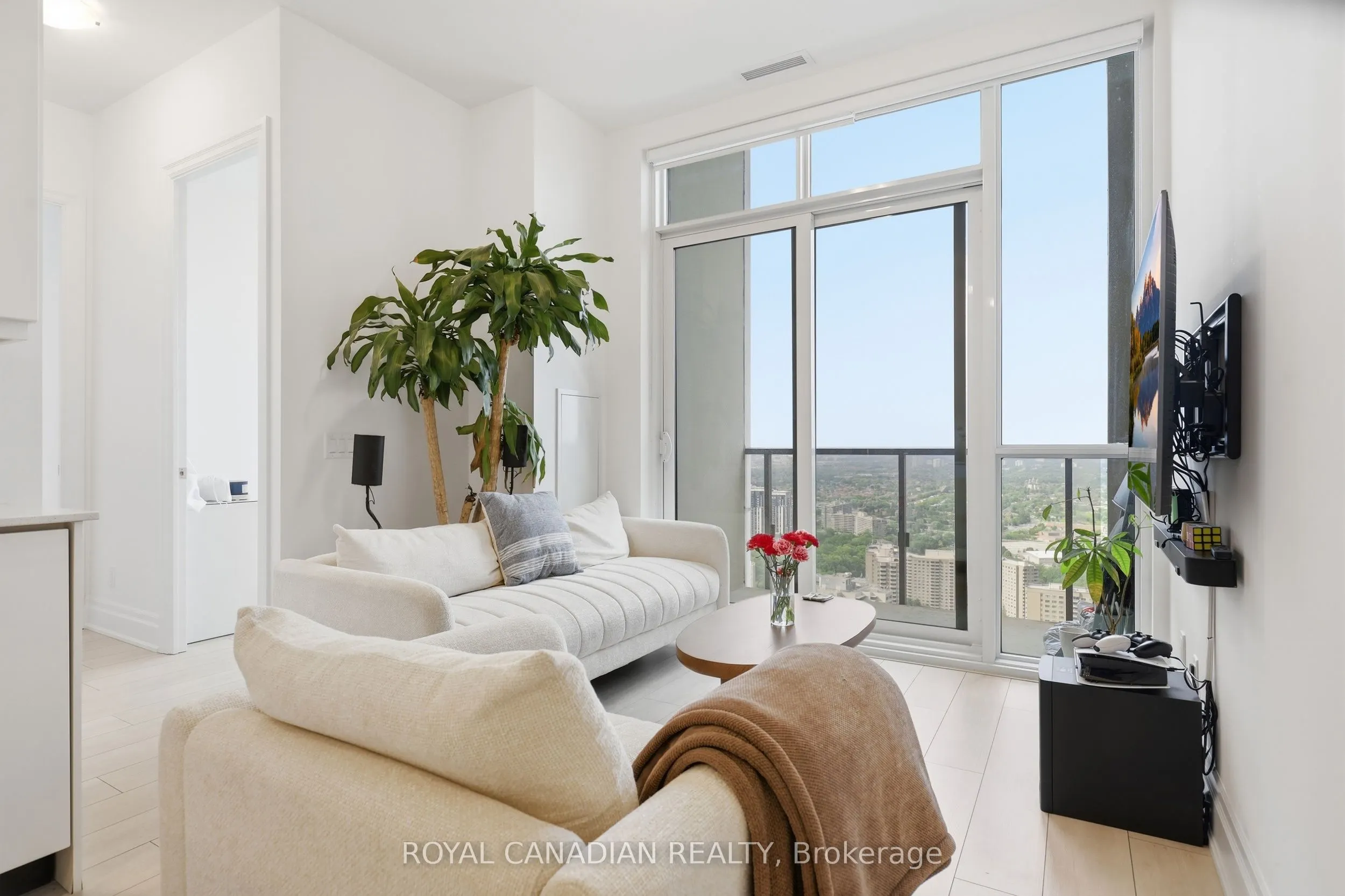 30 Elm Drive W #PH 02