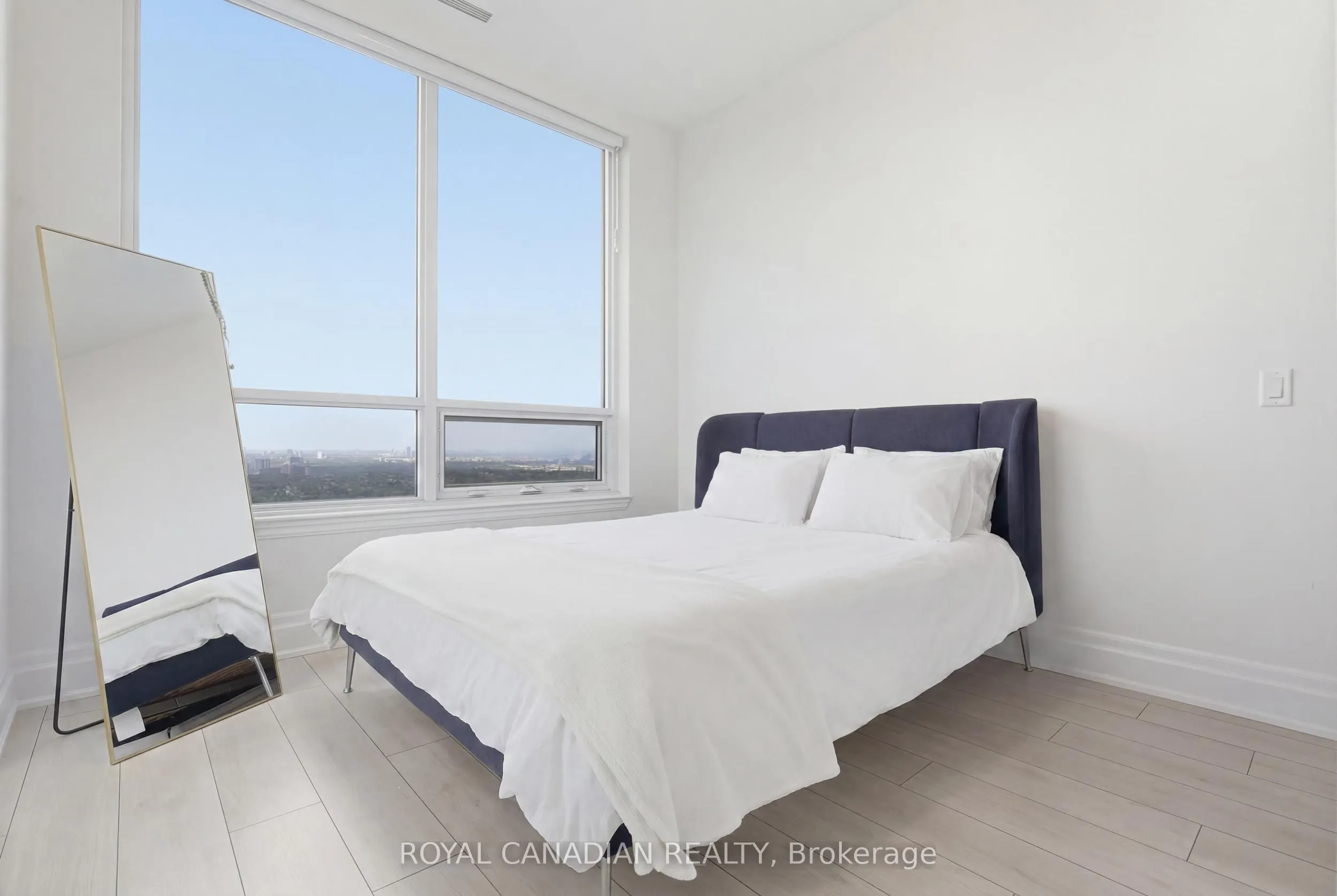 30 Elm Drive W #PH 02