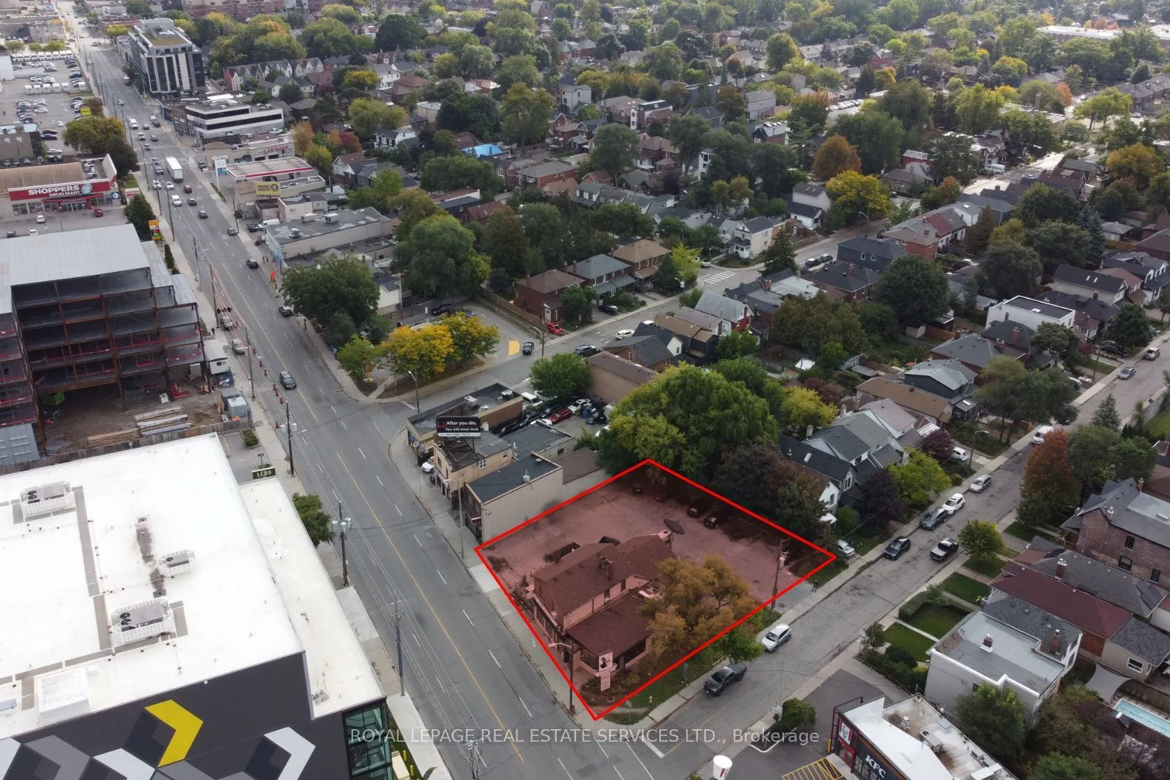 3513 Dundas Street W