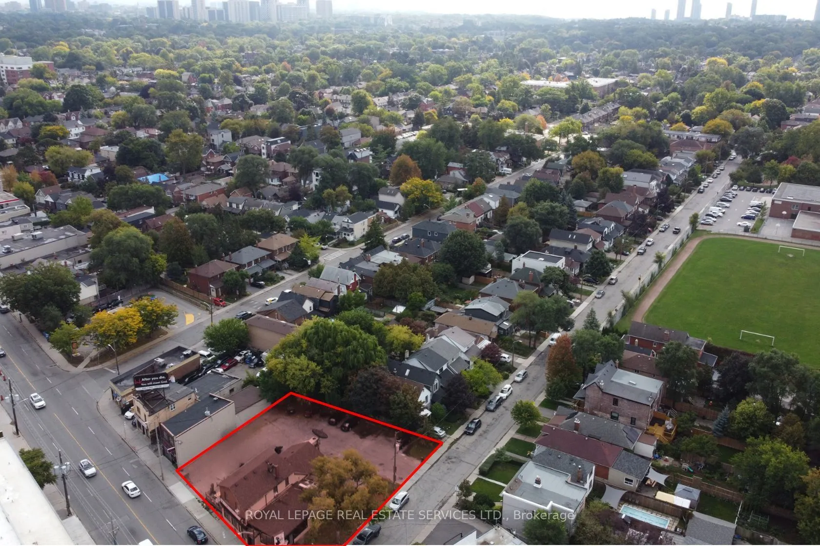 3513 Dundas Street W