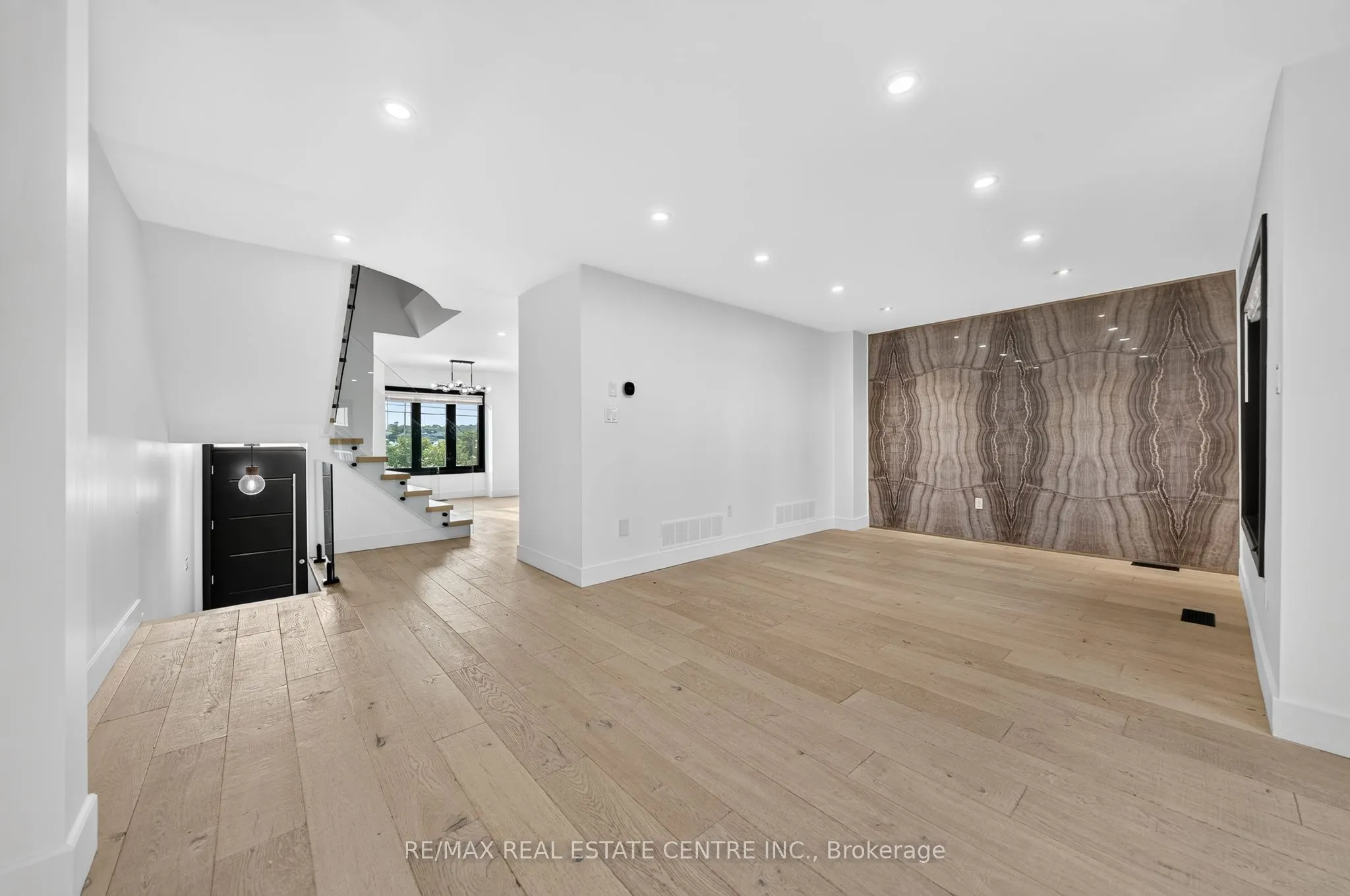 5090 Fairview Street #50