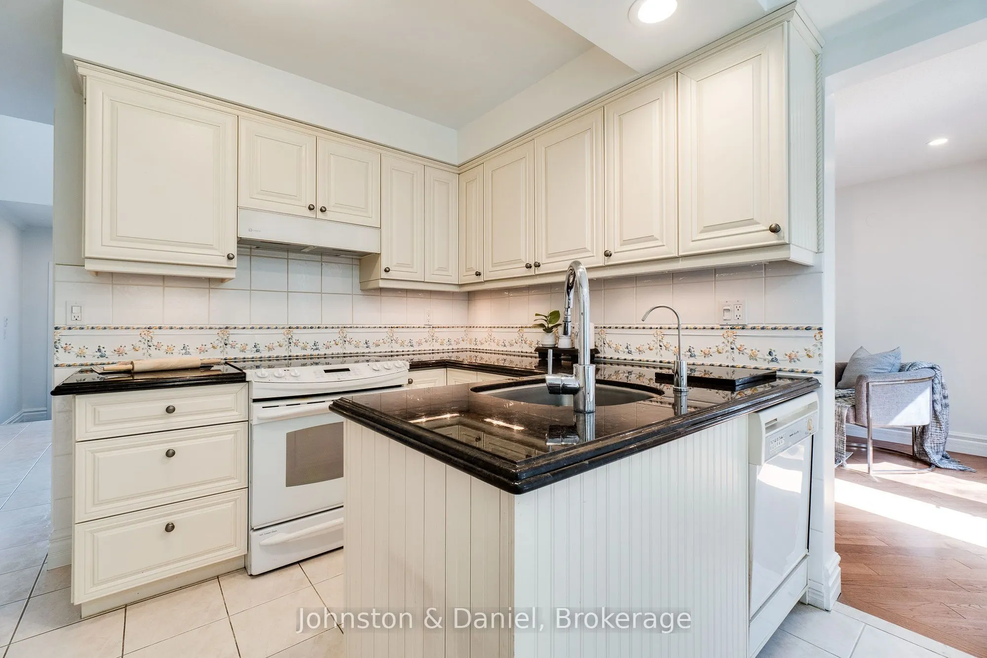 12 Jason Crescent