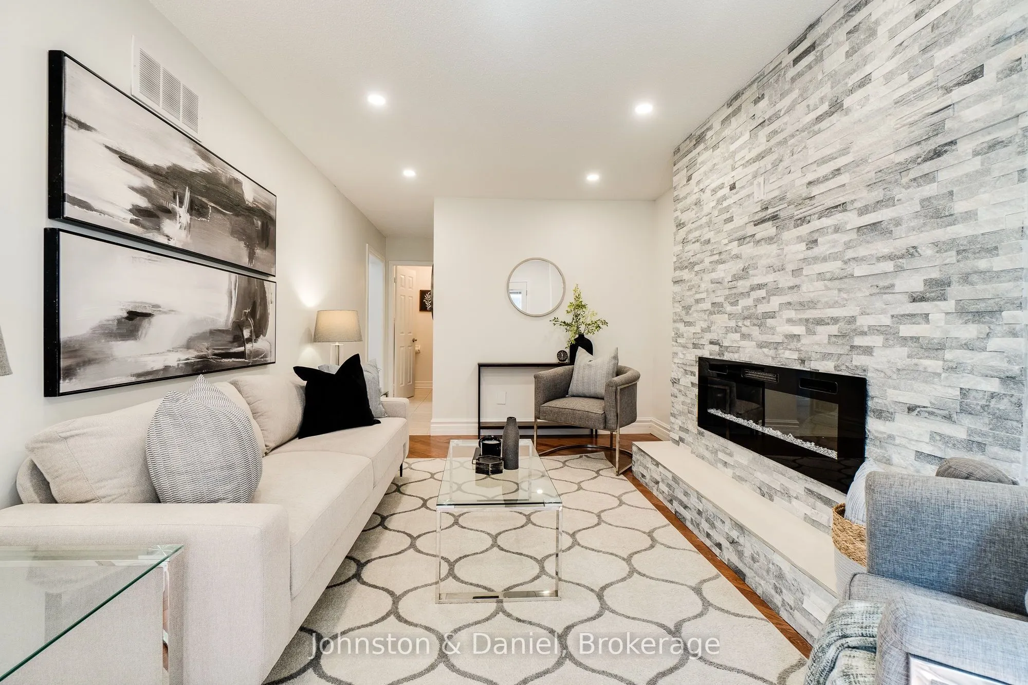 12 Jason Crescent