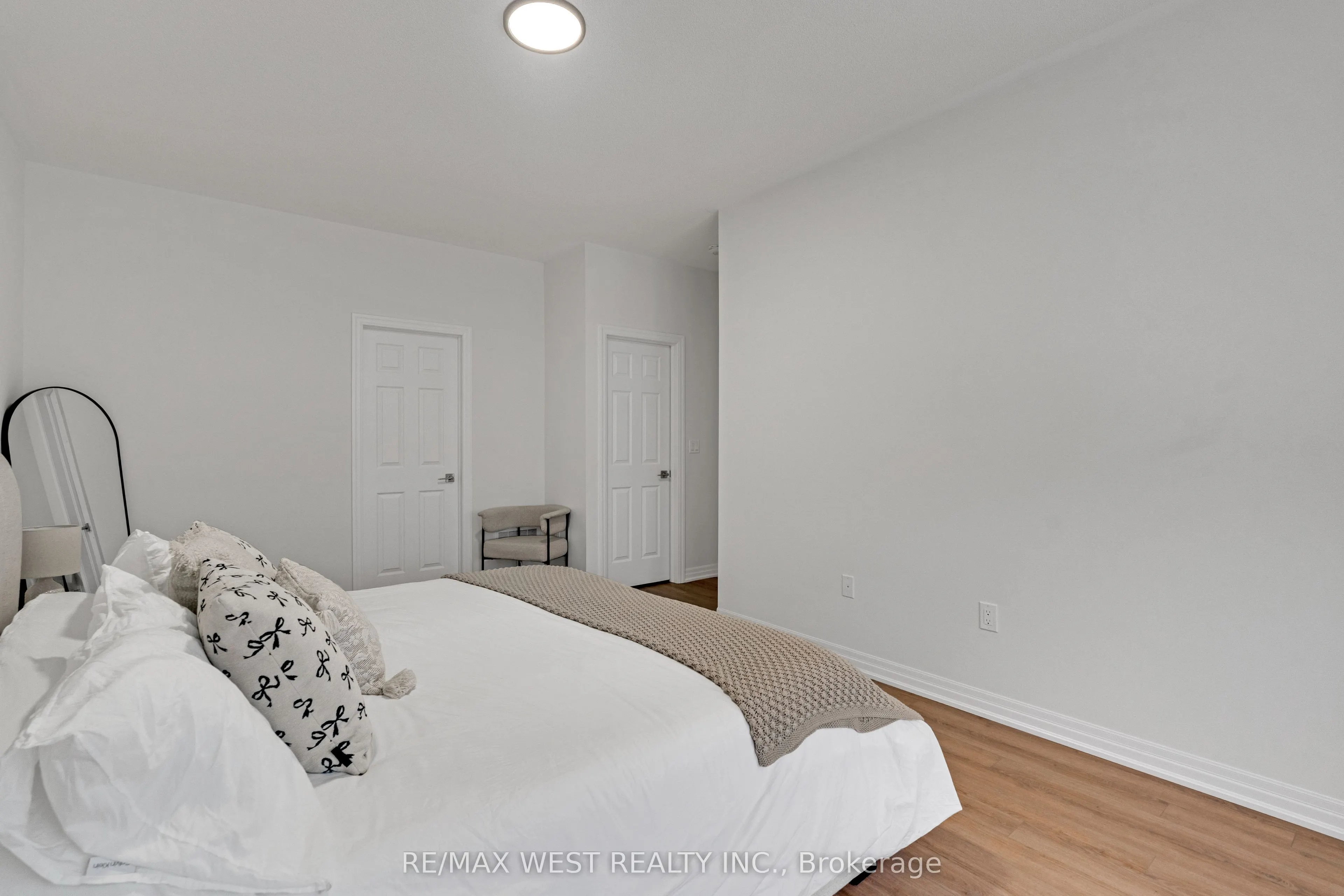24 Hanton Crescent